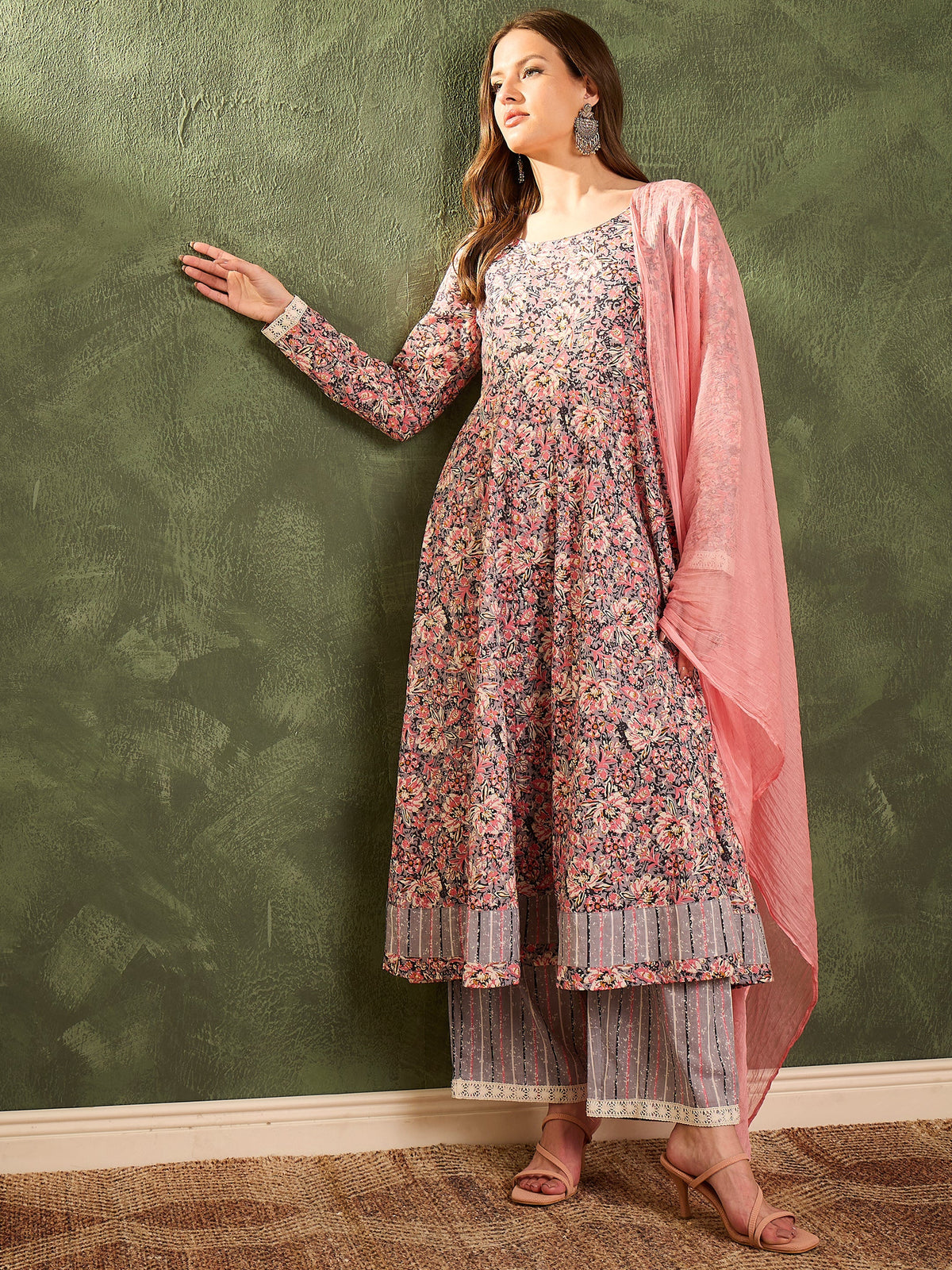 Women Pink & Grey Floral Anarkali Kurta Set with Dupatta-SHSET96459