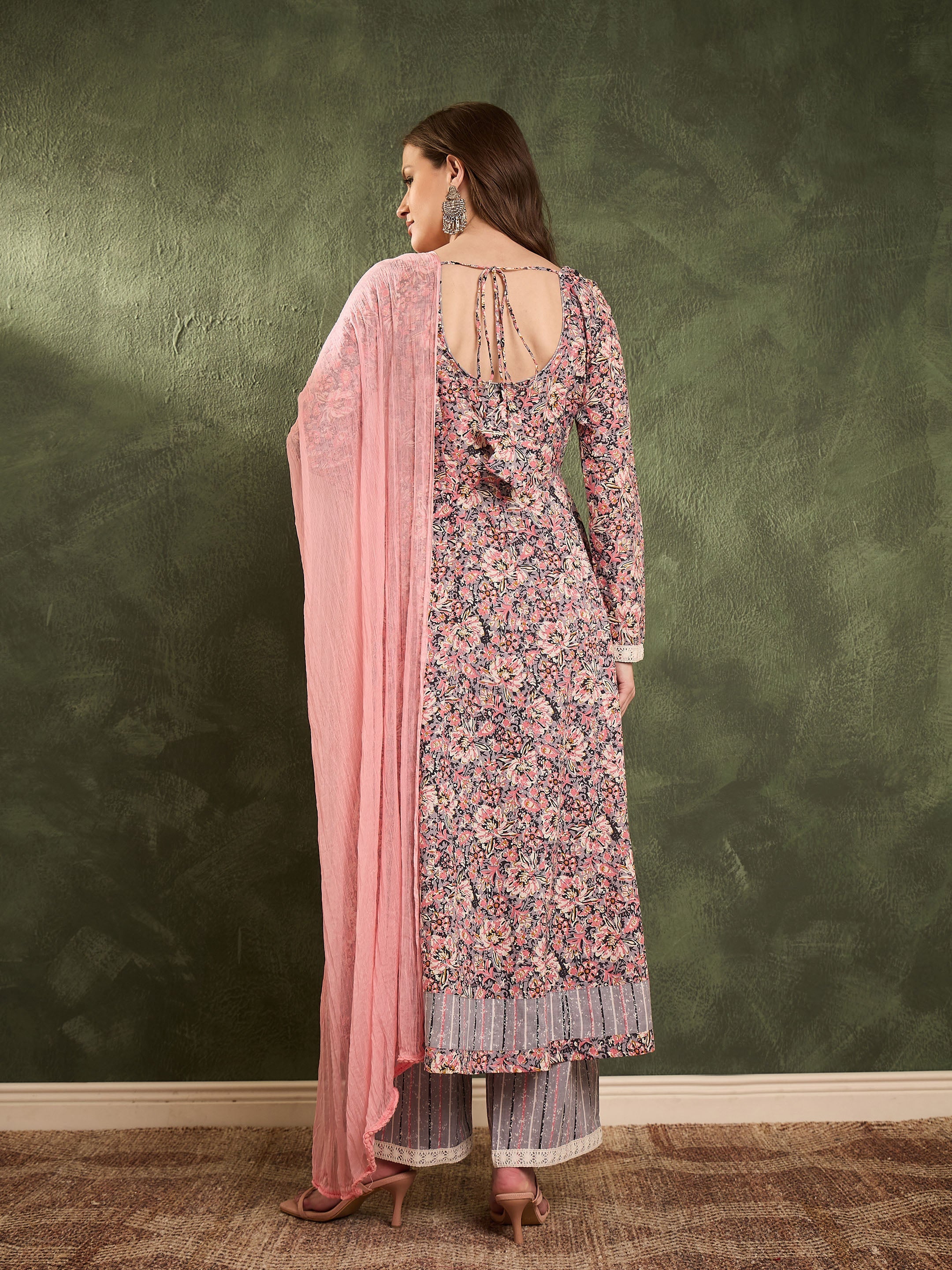 Women Pink & Grey Floral Anarkali Kurta Set with Dupatta-SHSET96459