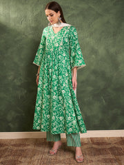 Women Green & White Floral Gathered Kurta Set with Dupatta-SHSET96464