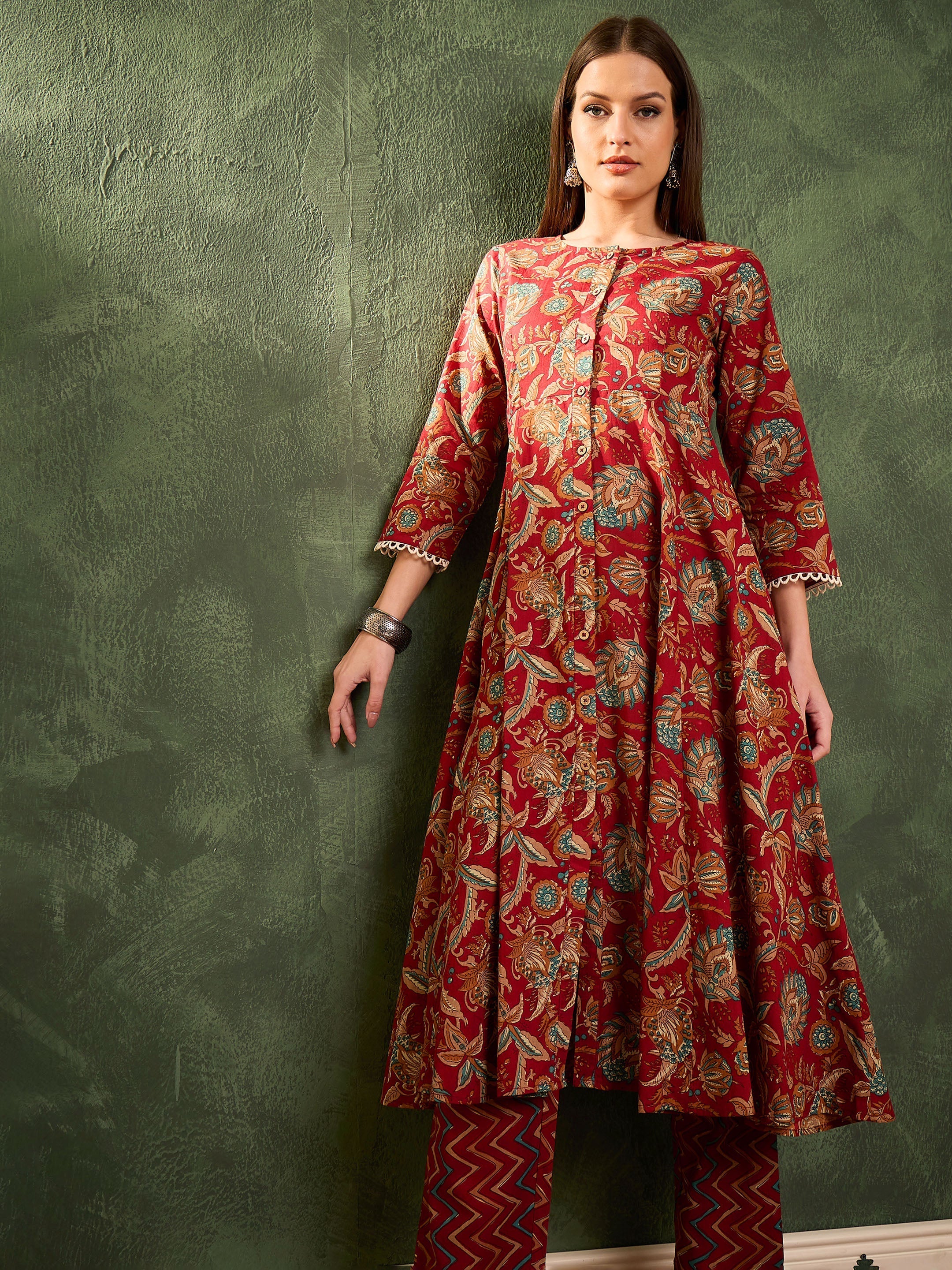 Women Maroon Floral Button Pocket Kurta With Pants-SHSET96470