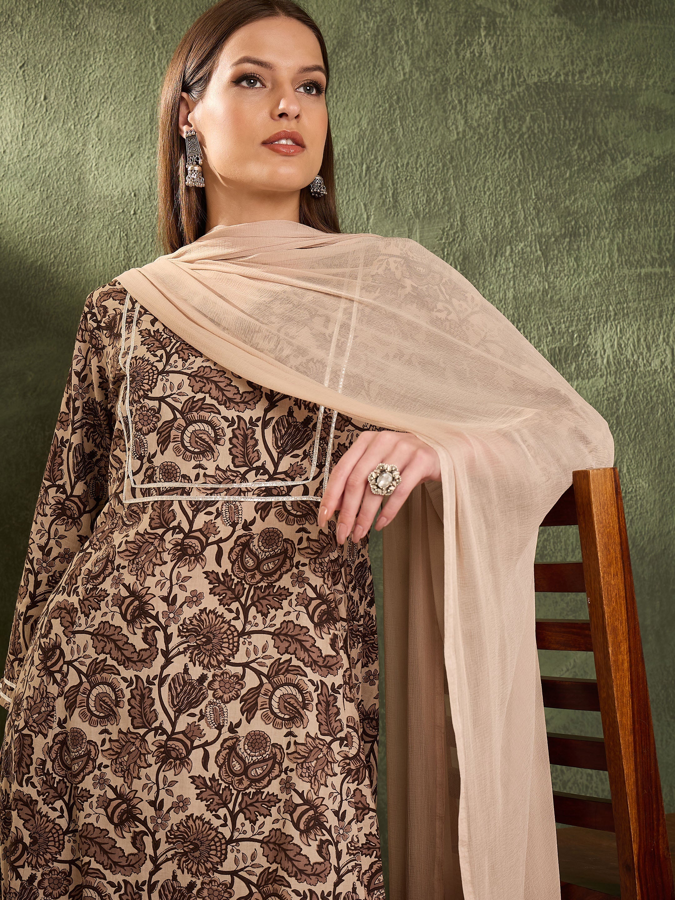 Women Brown & Beige Floral Yoke Kurta Set with Dupatta-SHSET96473