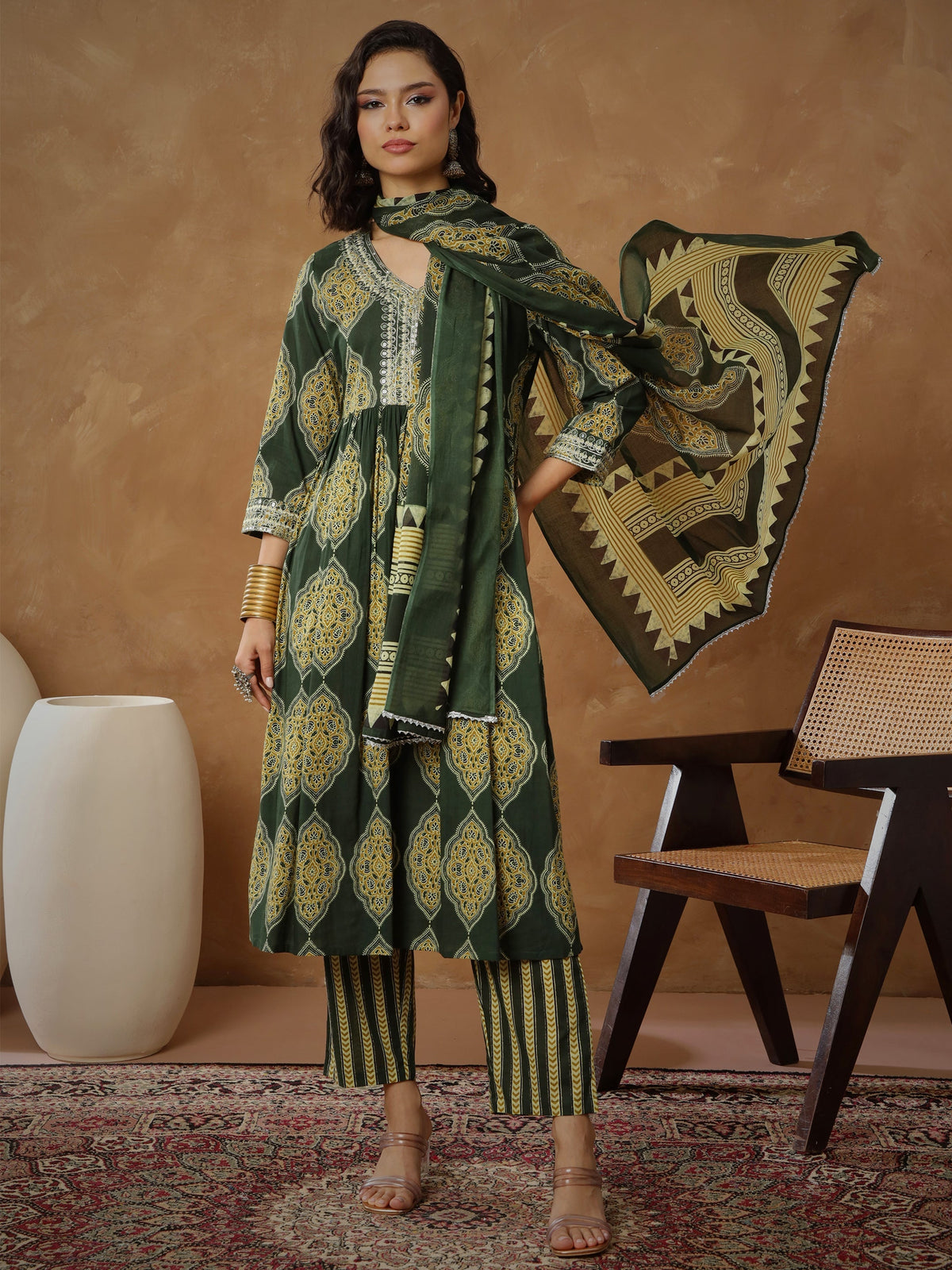 Women Green Floral Gathered Kurta With Pants & Dupatta-SHSET96557