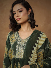 Women Green Floral Gathered Kurta With Pants & Dupatta-SHSET96557