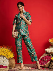 Women Green Floral Blazer With Tapered Pants-SHSET96569