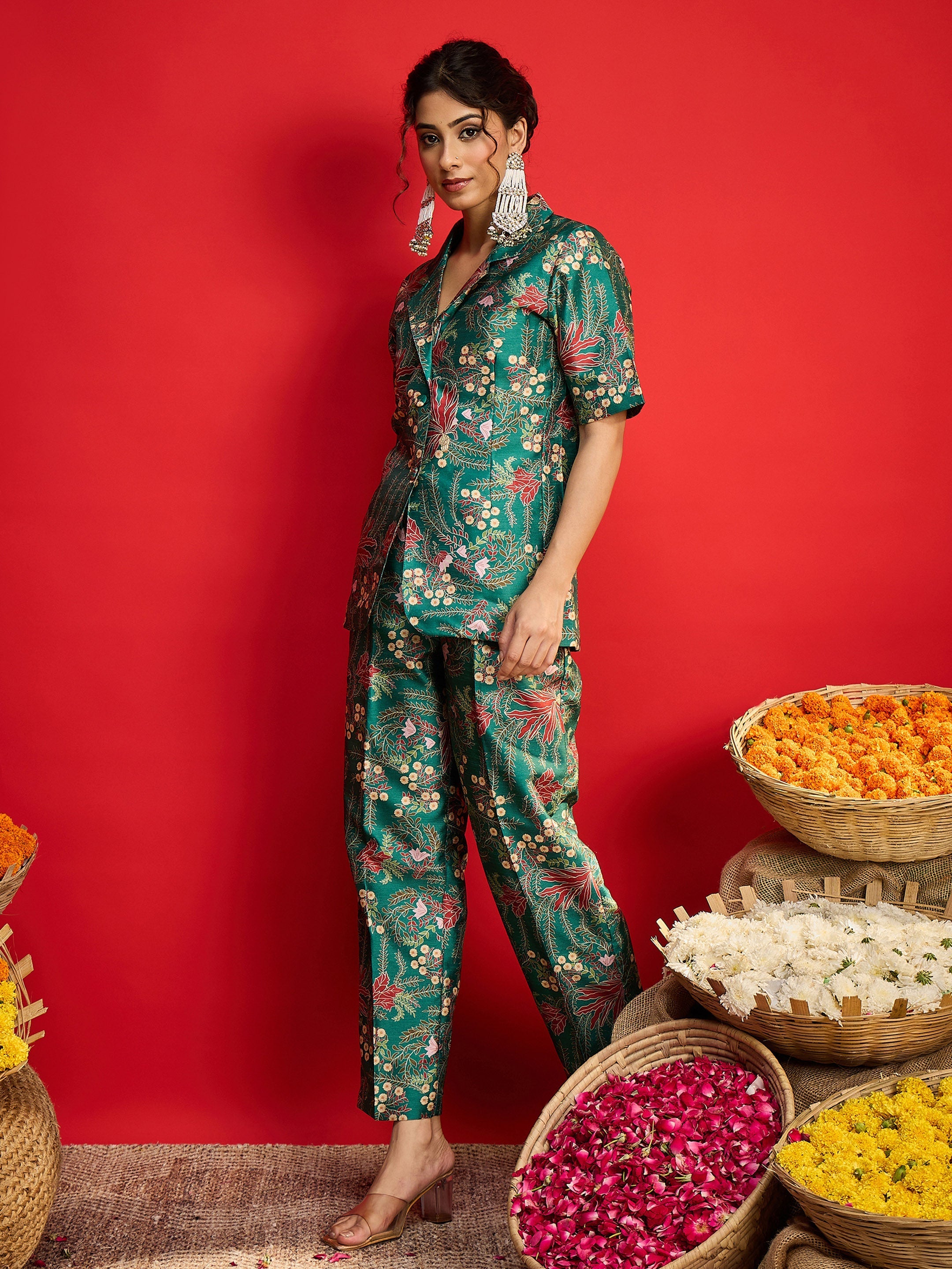 Women Green Floral Blazer With Tapered Pants-SHSET96569