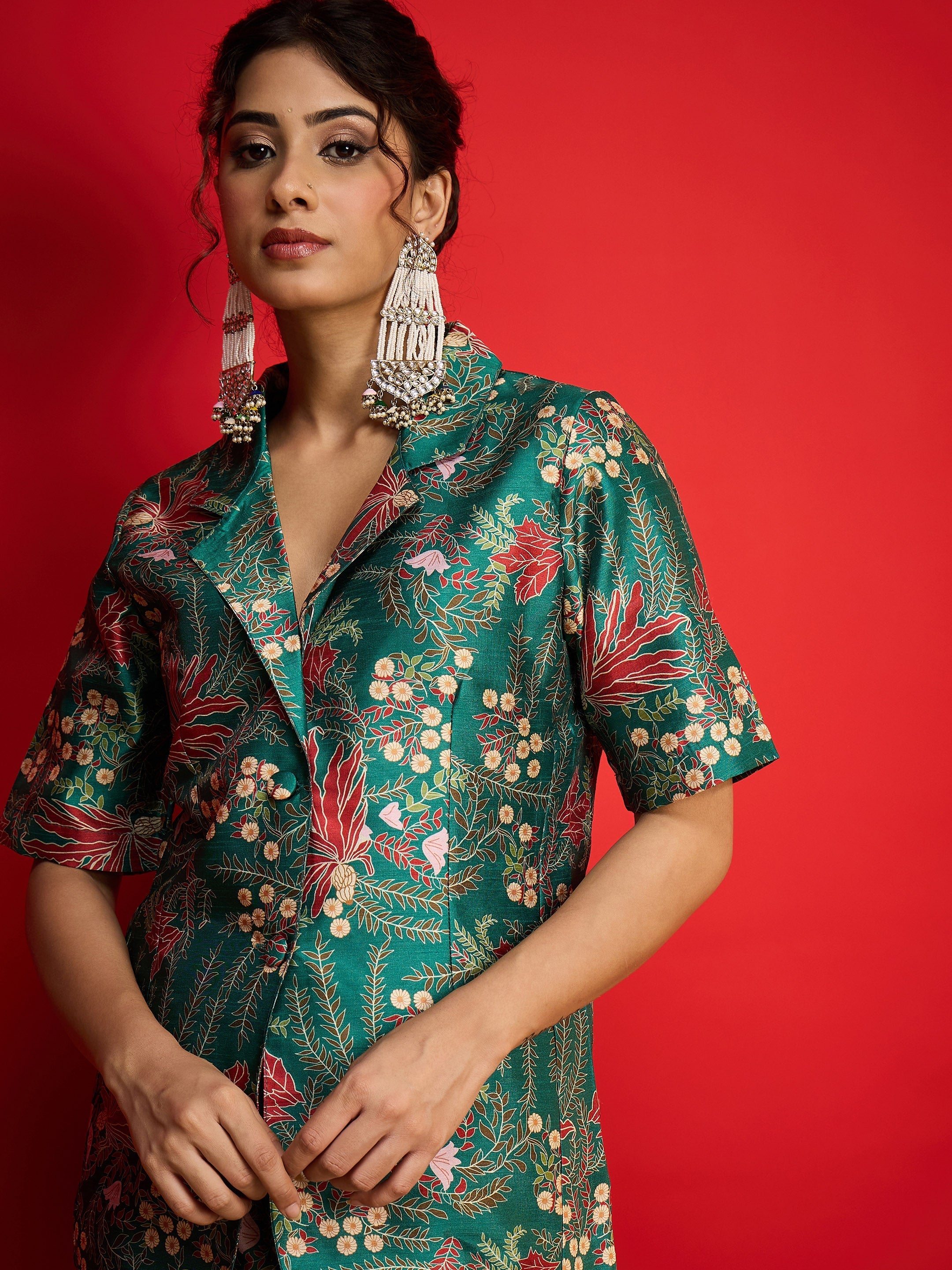 Women Green Floral Blazer With Tapered Pants-SHSET96569