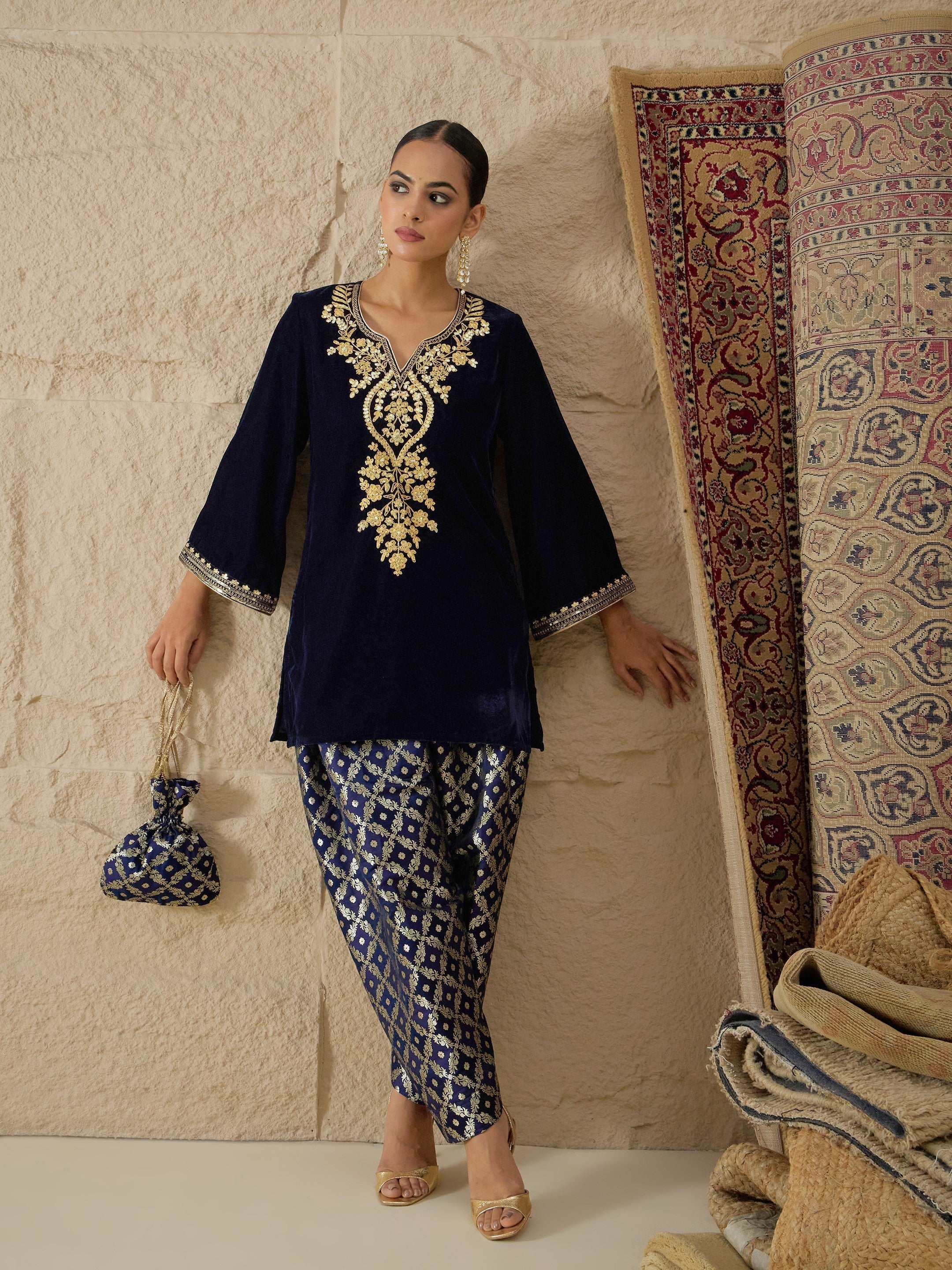 DesiQlo Navy Velvet Embroidered Short Kurta With Farshi Salwar - 