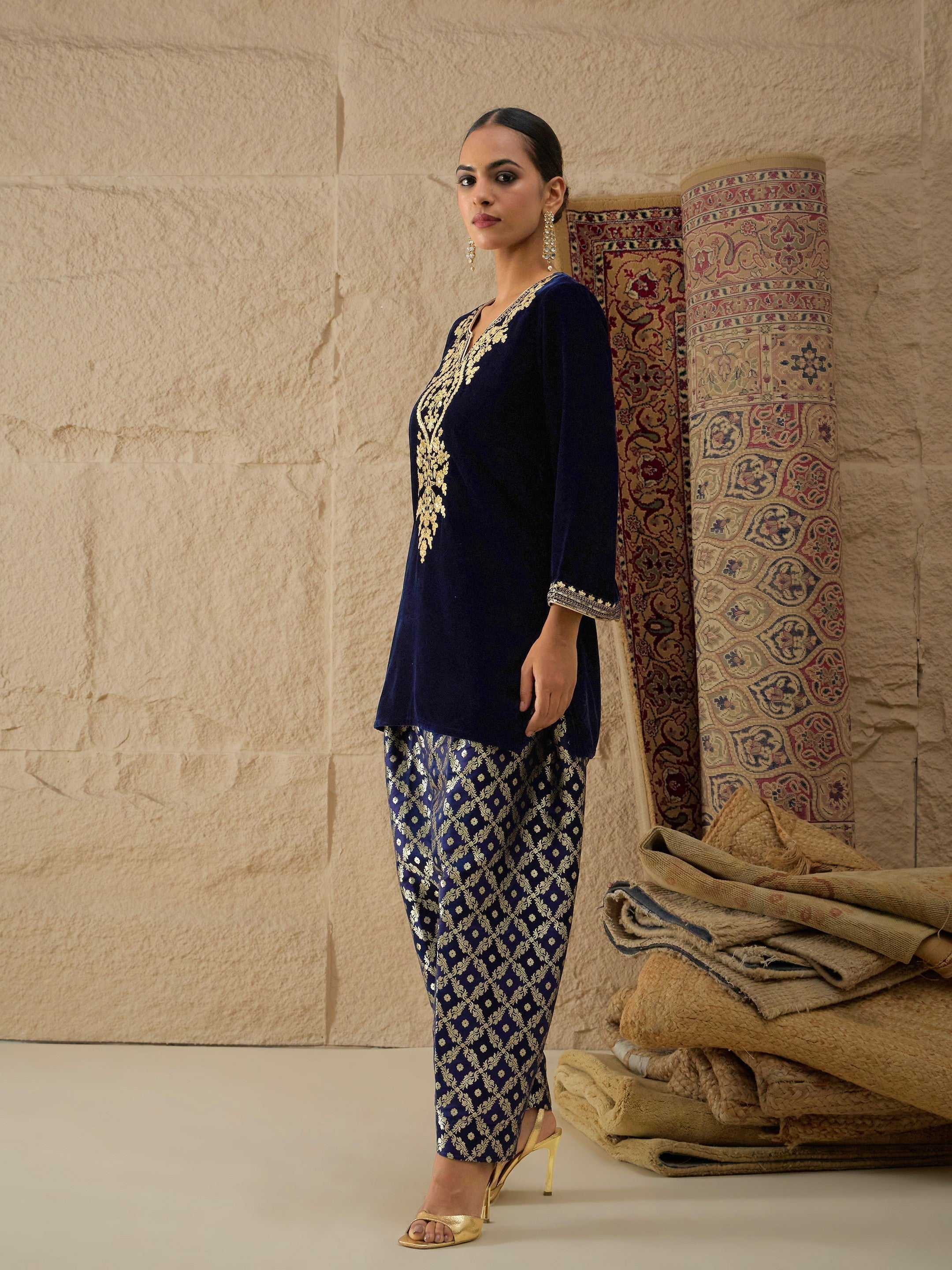 DesiQlo Navy Velvet Embroidered Short Kurta With Farshi Salwar - 