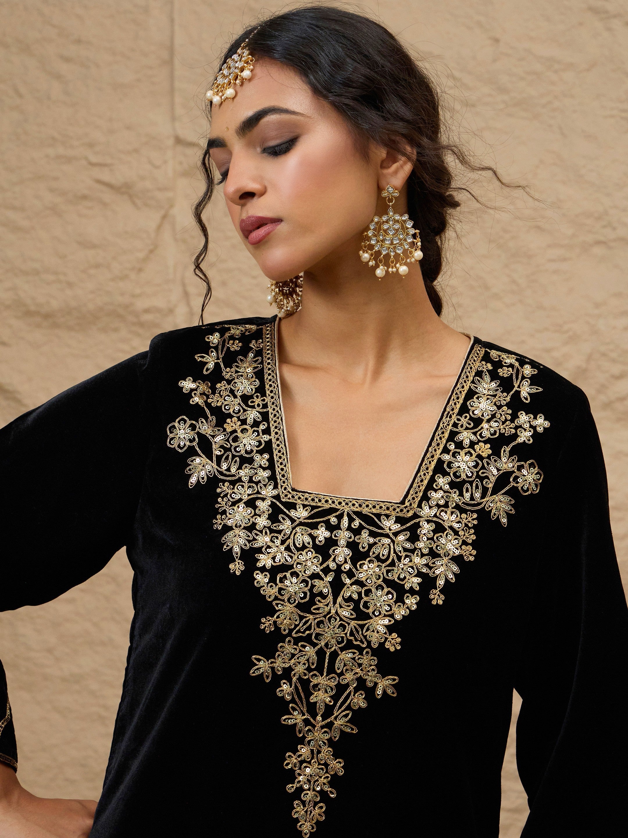 Women Black Velvet Embroidered Short Kurta With Farshi Salwar-SHSET96616XS