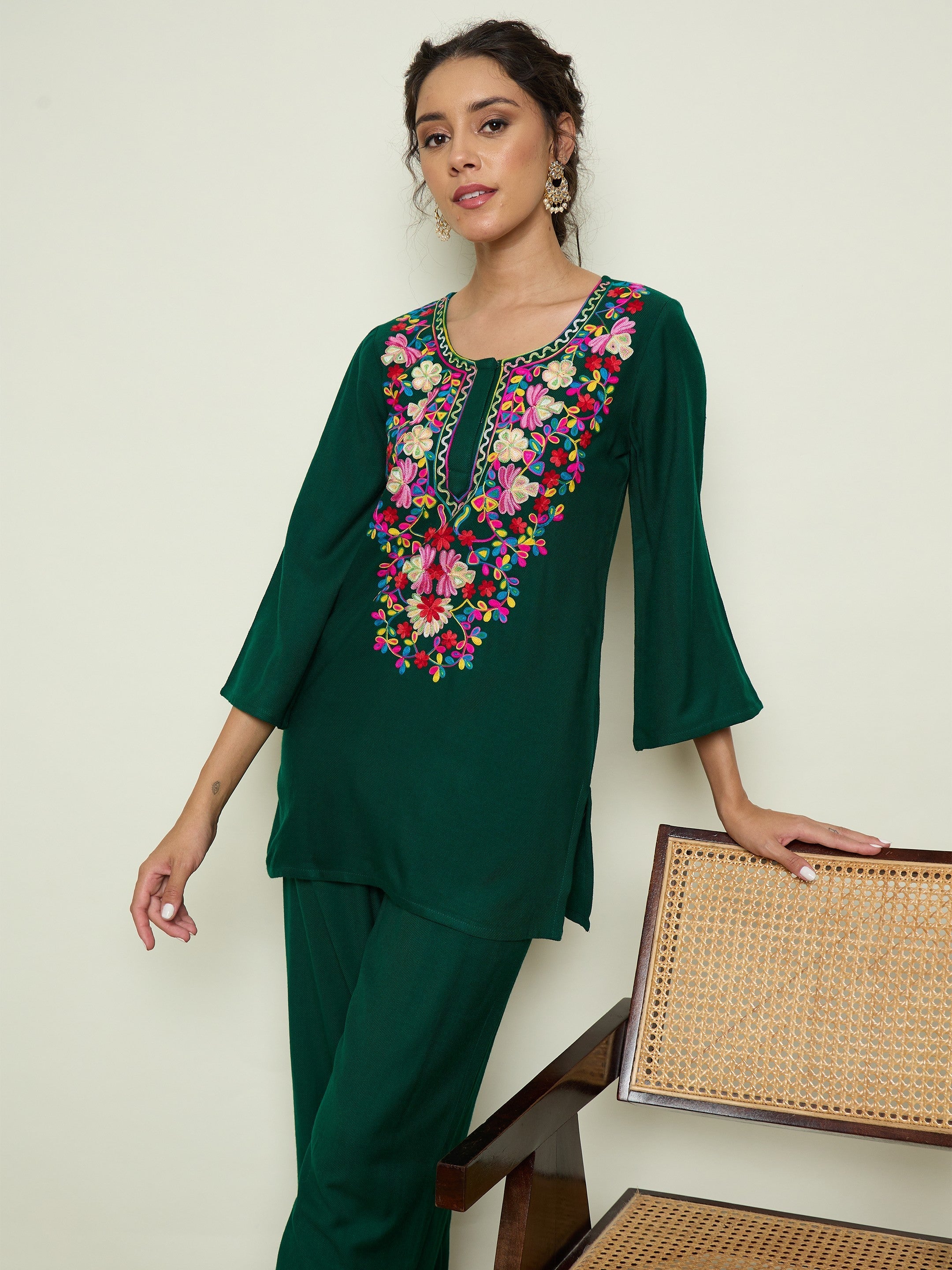 Women Green Woollen Embroidered Round Neck Short Kurta With Straight Pants-SHSET96657