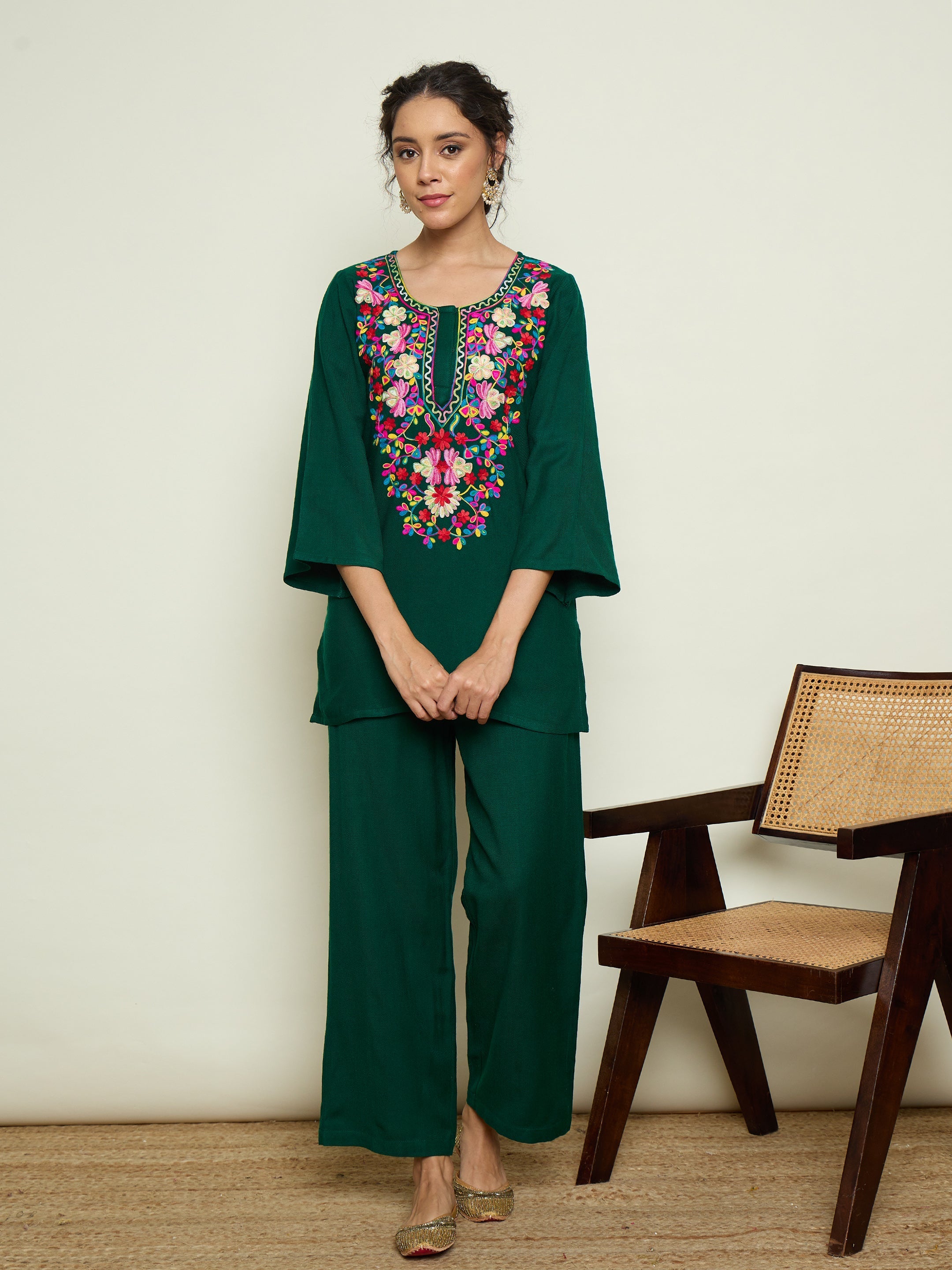Women Green Woollen Embroidered Round Neck Short Kurta With Straight Pants-SHSET96657
