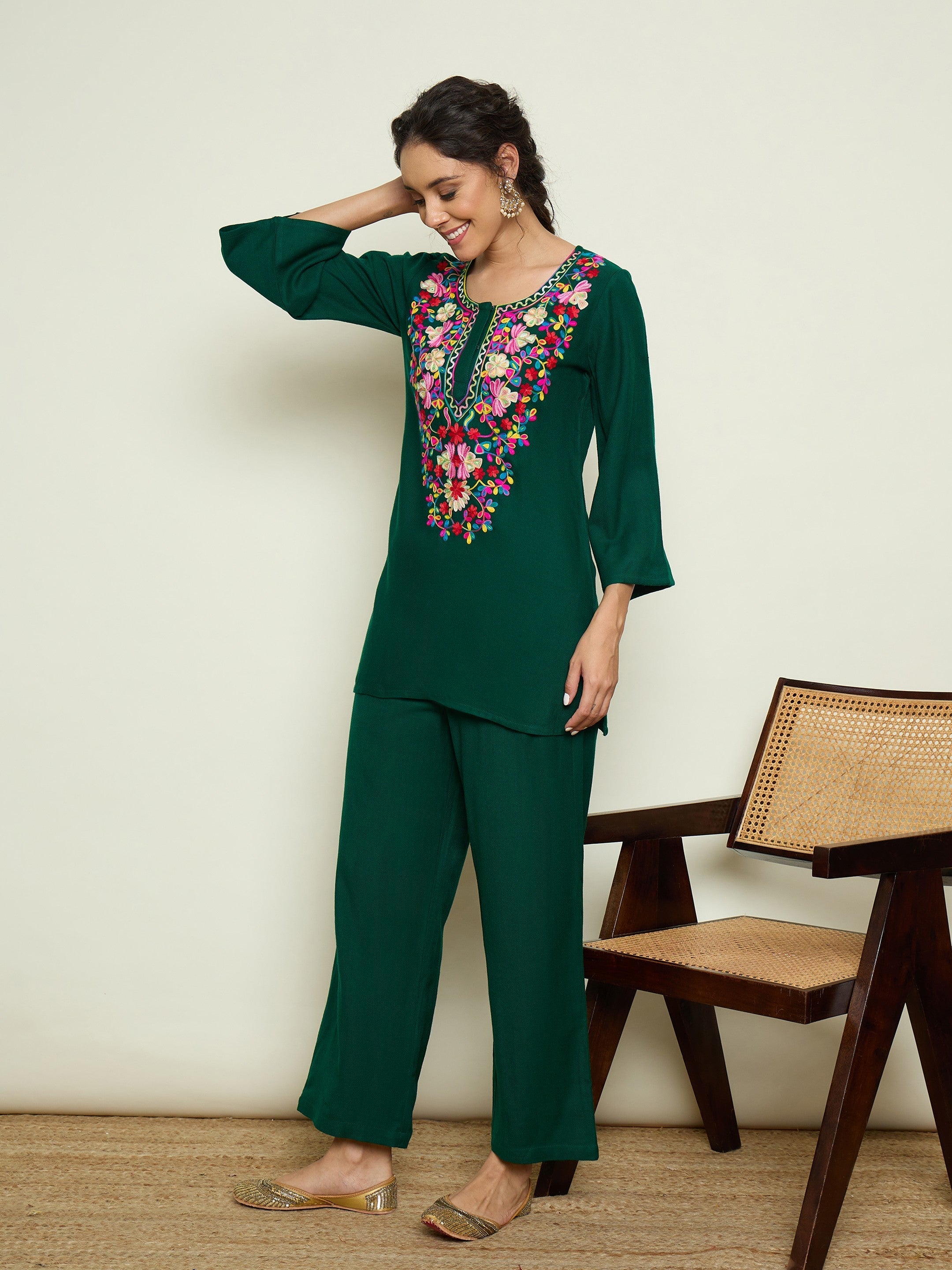 Women Green Woollen Embroidered Round Neck Short Kurta With Straight Pants-SHSET96657