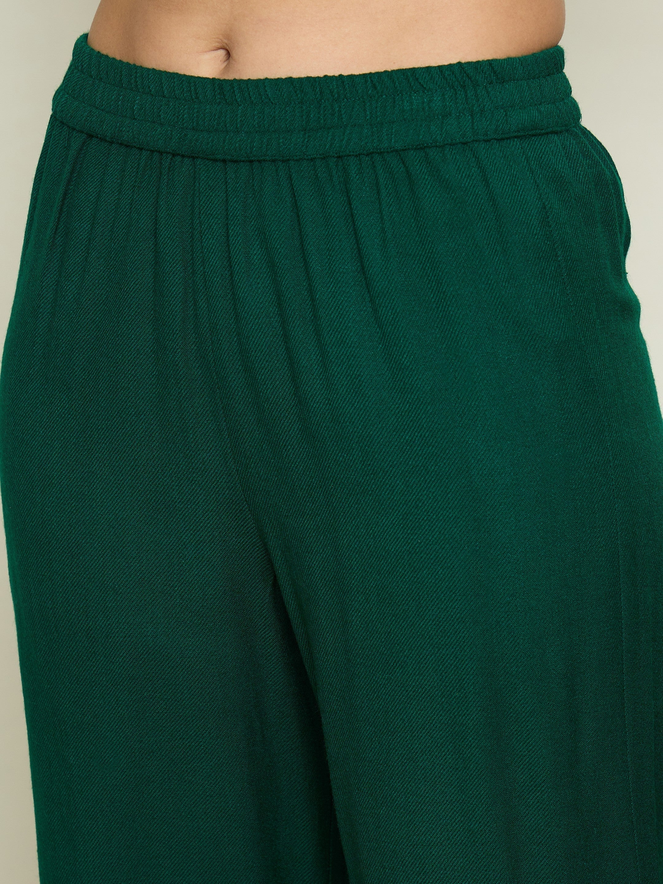 Women Green Woollen Embroidered Round Neck Short Kurta With Straight Pants-SHSET96657