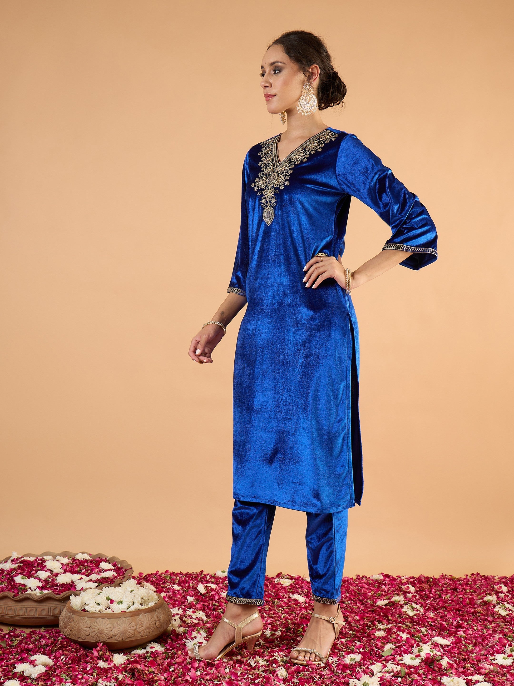 Women Royal Blue Velvet Embroidered Straight Kurta With Pencil Pants-SHSET96663