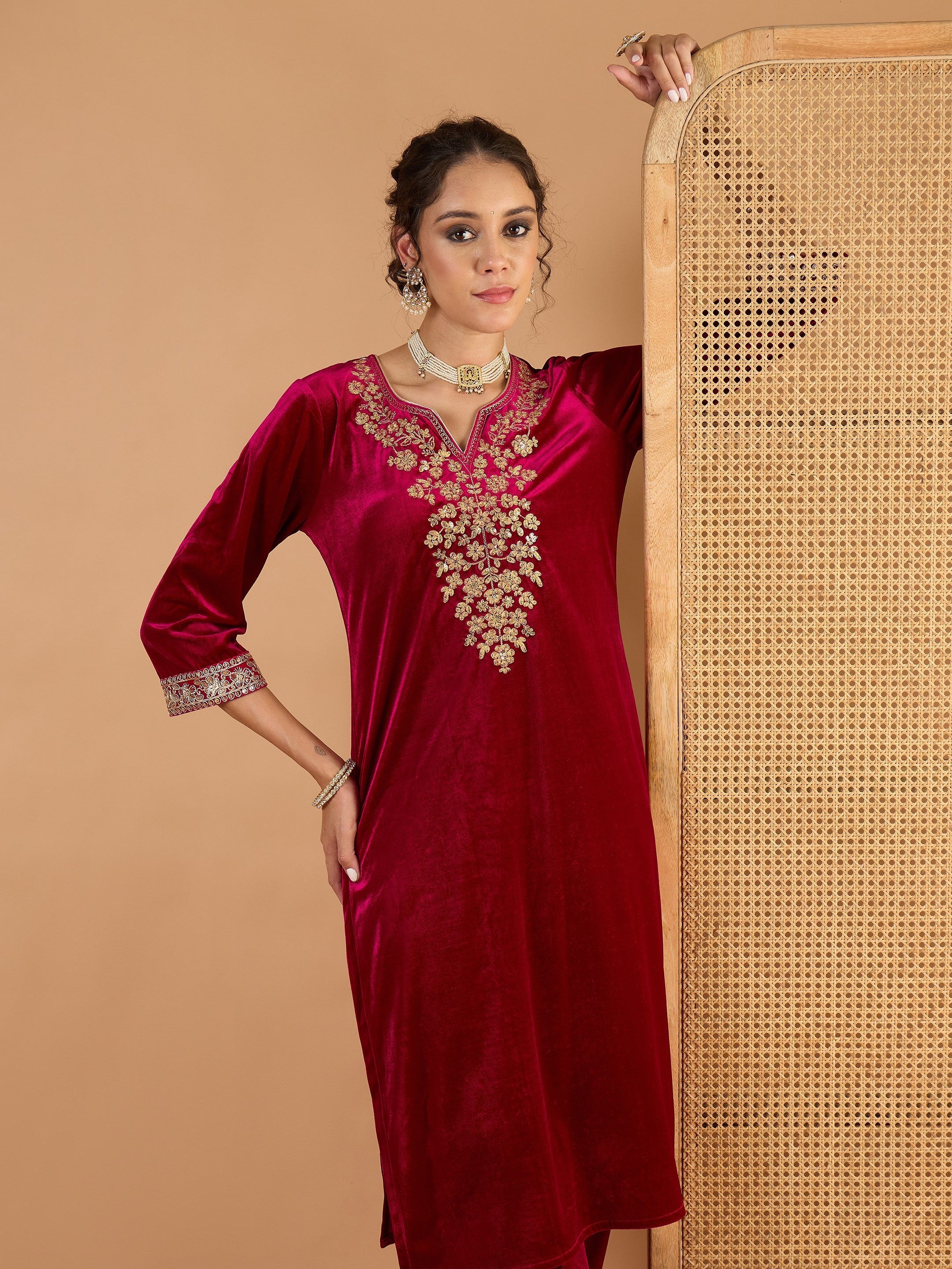 Women Fuchsia Velvet Embroidered Kurta With Straight Pants-SHSET96668