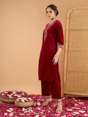 Women Fuchsia Velvet Embroidered Kurta With Straight Pants-SHSET96668
