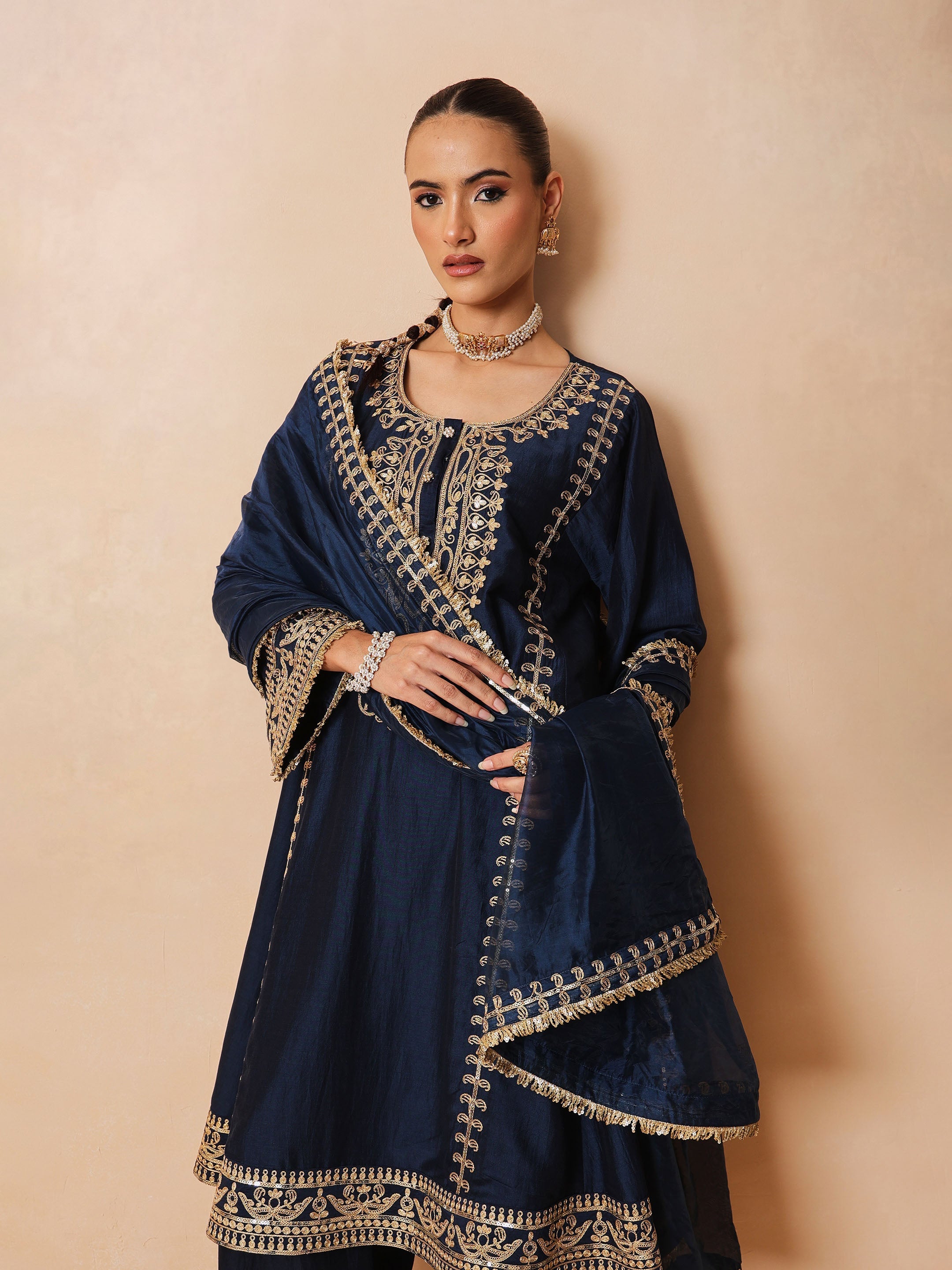 DesiQlo Navy Embroidered Choga Kurta With Straight Pant & Dupatta