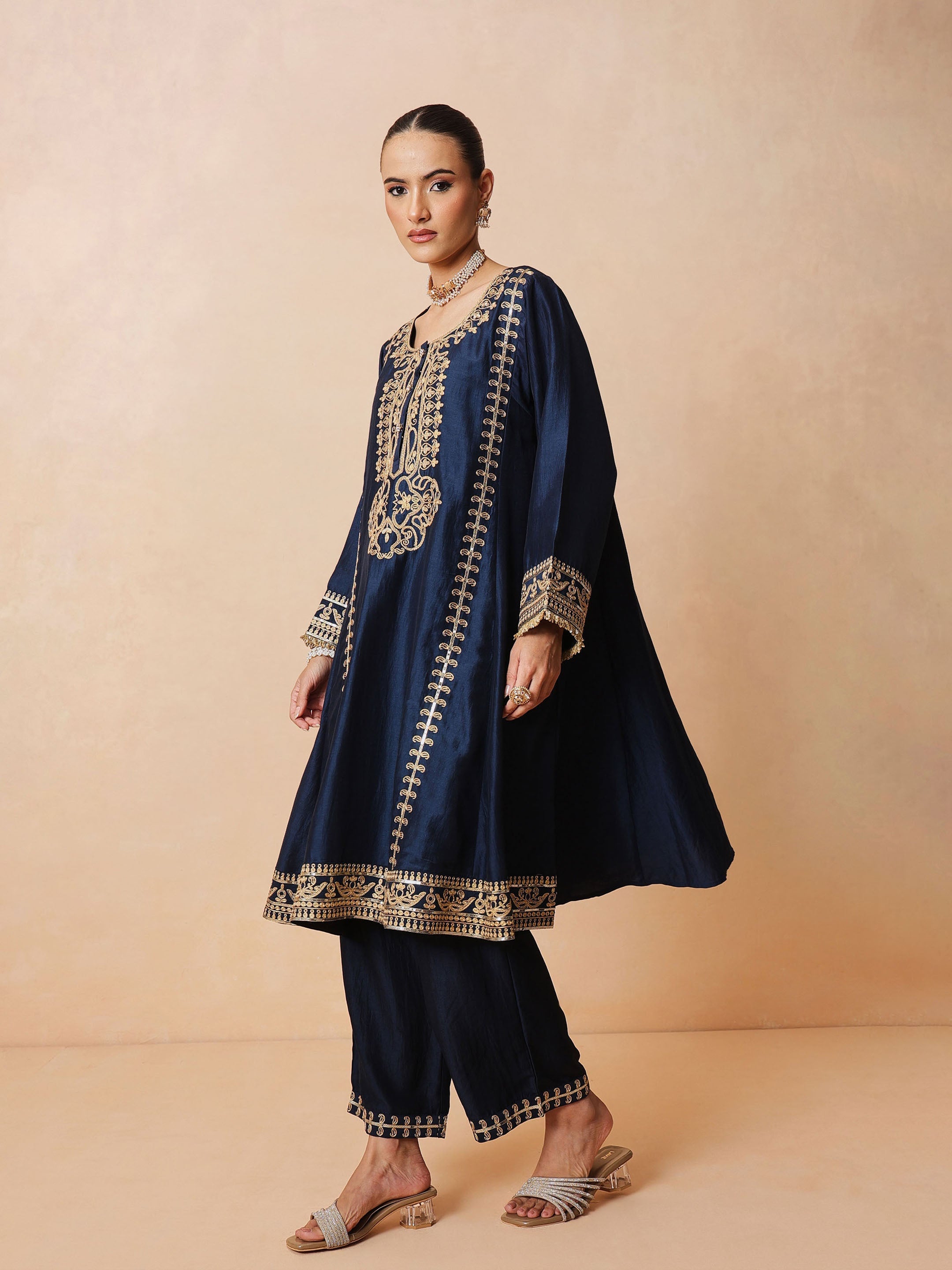 DesiQlo Navy Embroidered Choga Kurta With Straight Pant & Dupatta
