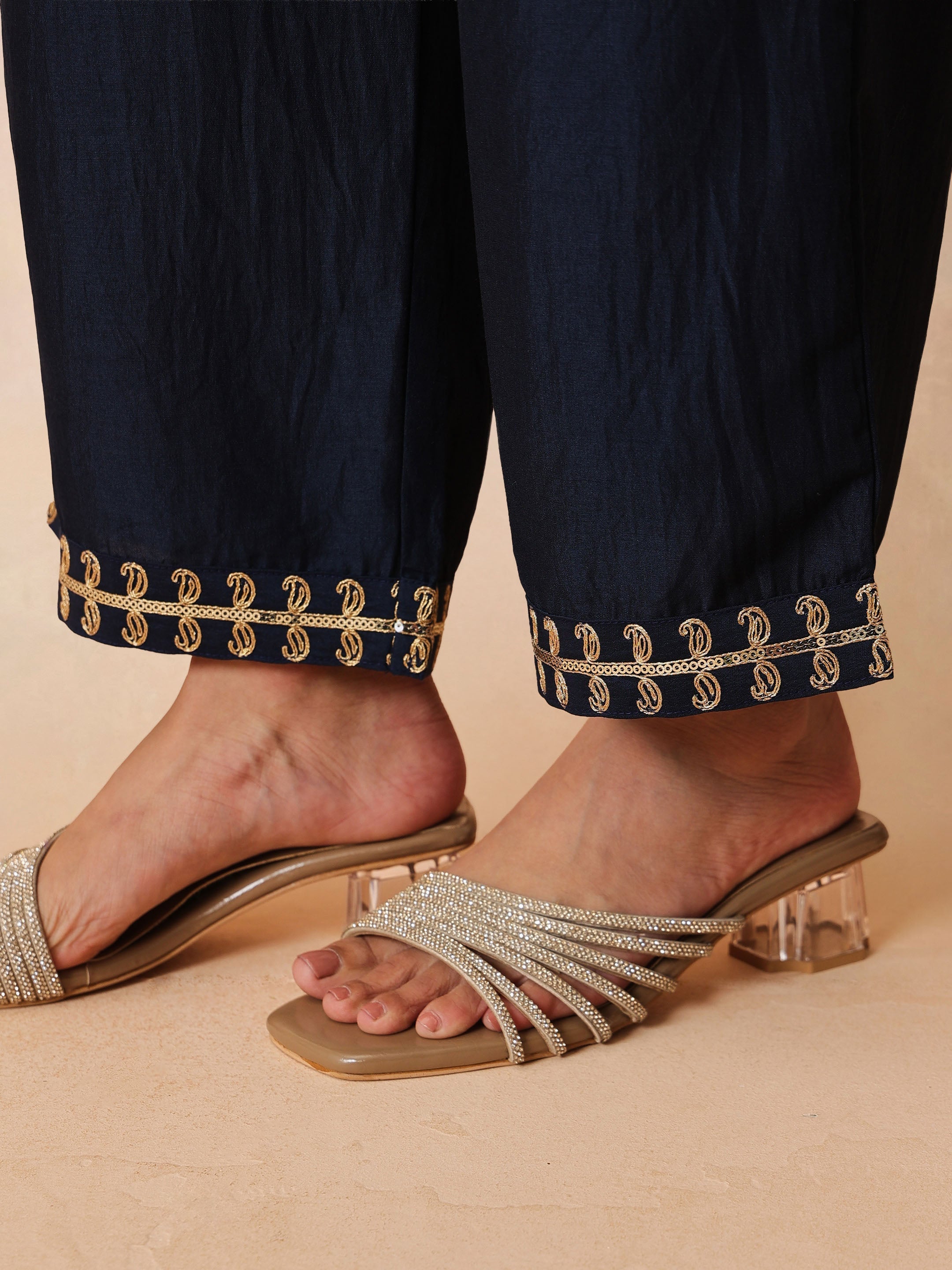 DesiQlo Navy Embroidered Choga Kurta With Straight Pant & Dupatta