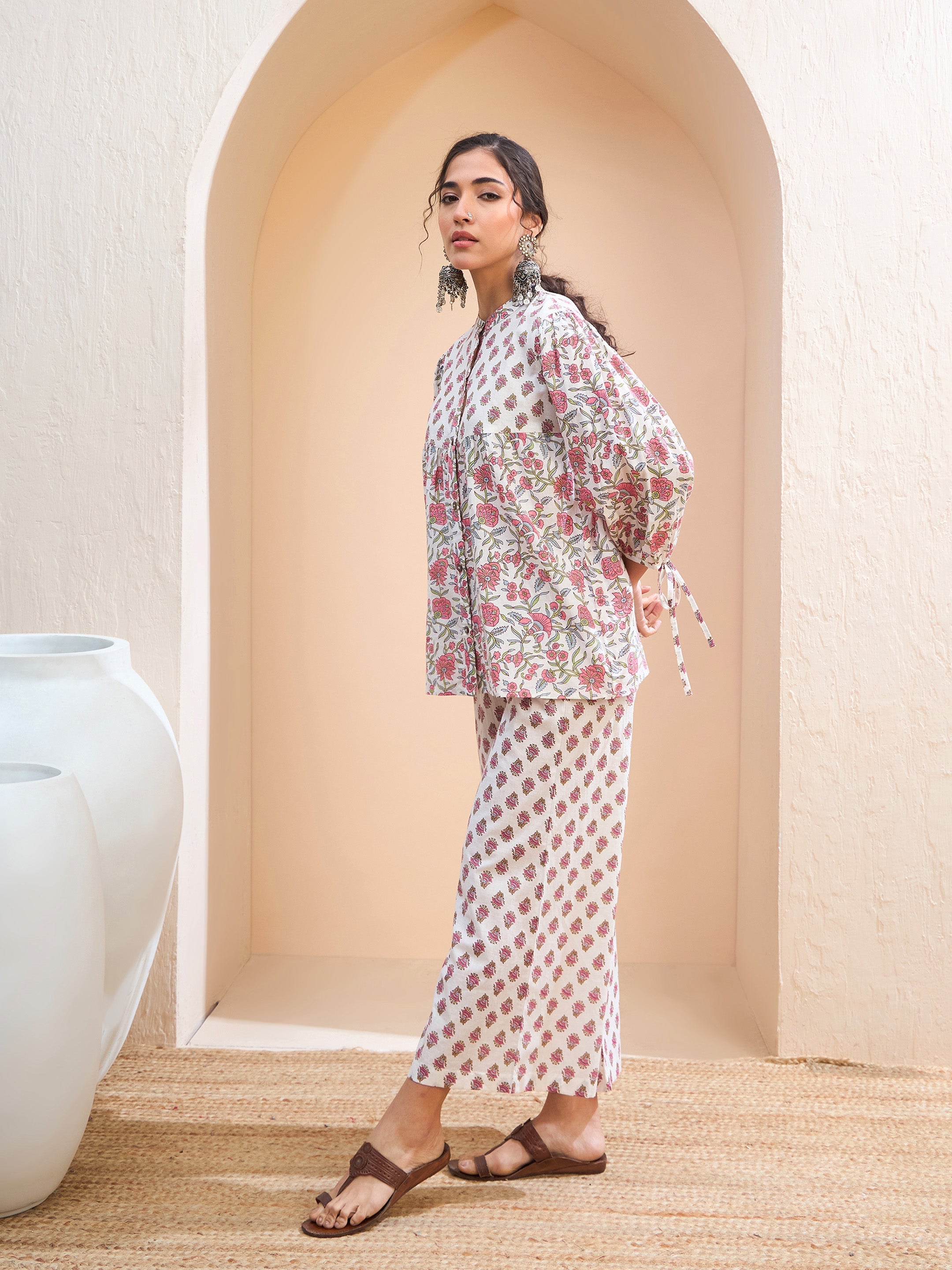 Women White Floral Sleeve Knot Buttonned Kurti-SHTOP42228