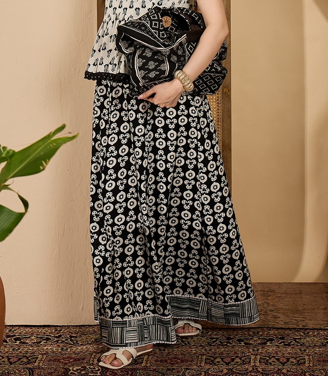 Women's Black Printed Cotton Skirt (SKBLACKAMRPALI) | DesiQlo