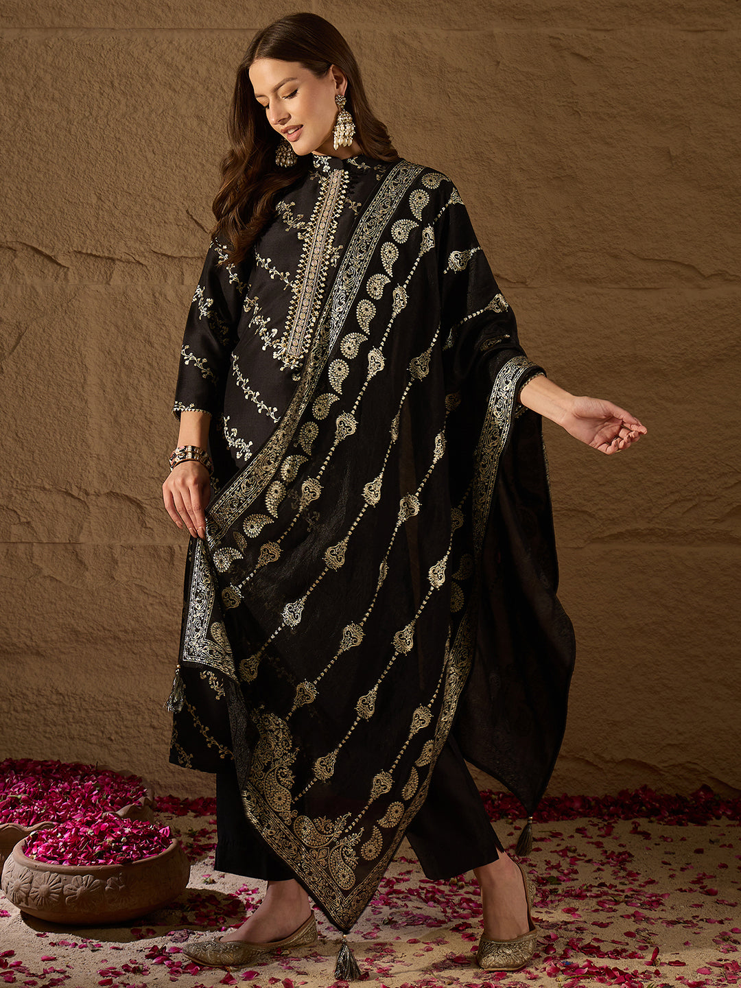 Women Black Silk Blend Floral Foil Printed Straight Kurta Sets