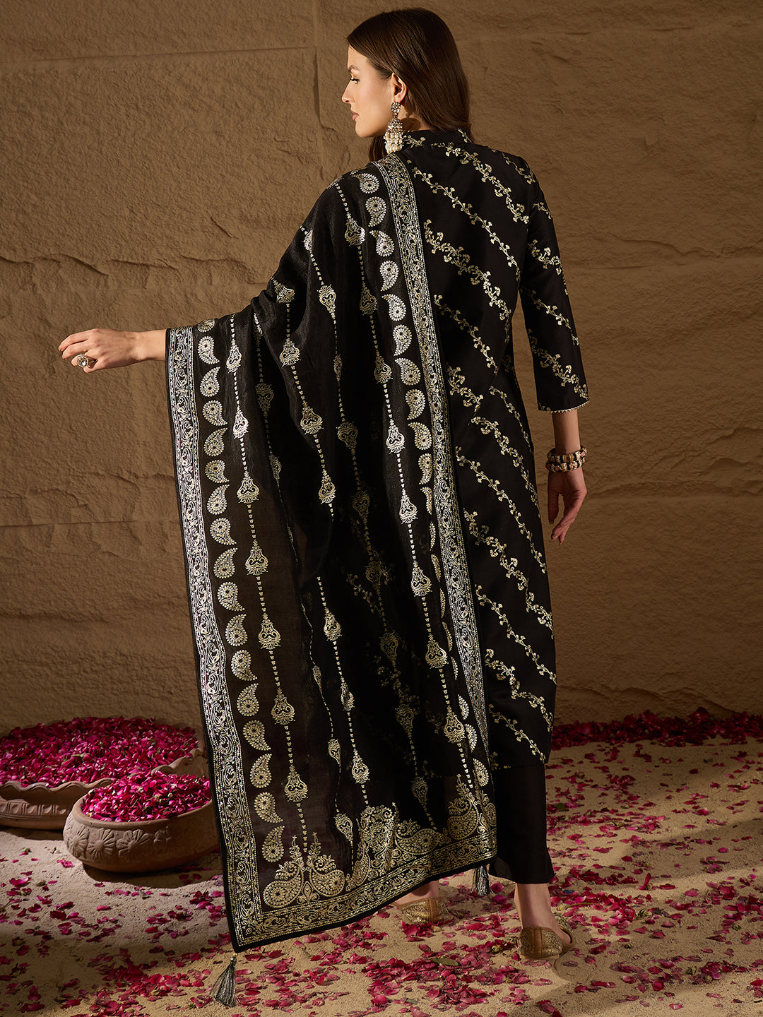 Women Black Silk Blend Floral Foil Printed Straight Kurta Sets