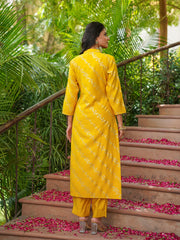 Women Yellow Silk Blend Floral Printed Straight Kurta Trousers With Dupatta-SKSKD3043