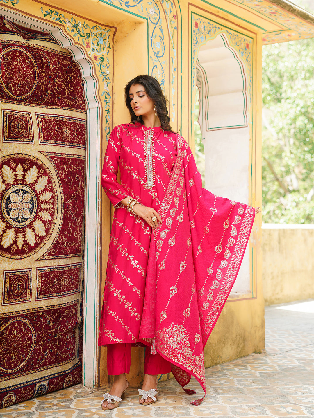 Women Pink Silk Blend Floral Printed Straight Kurta Trousers With Dupatta