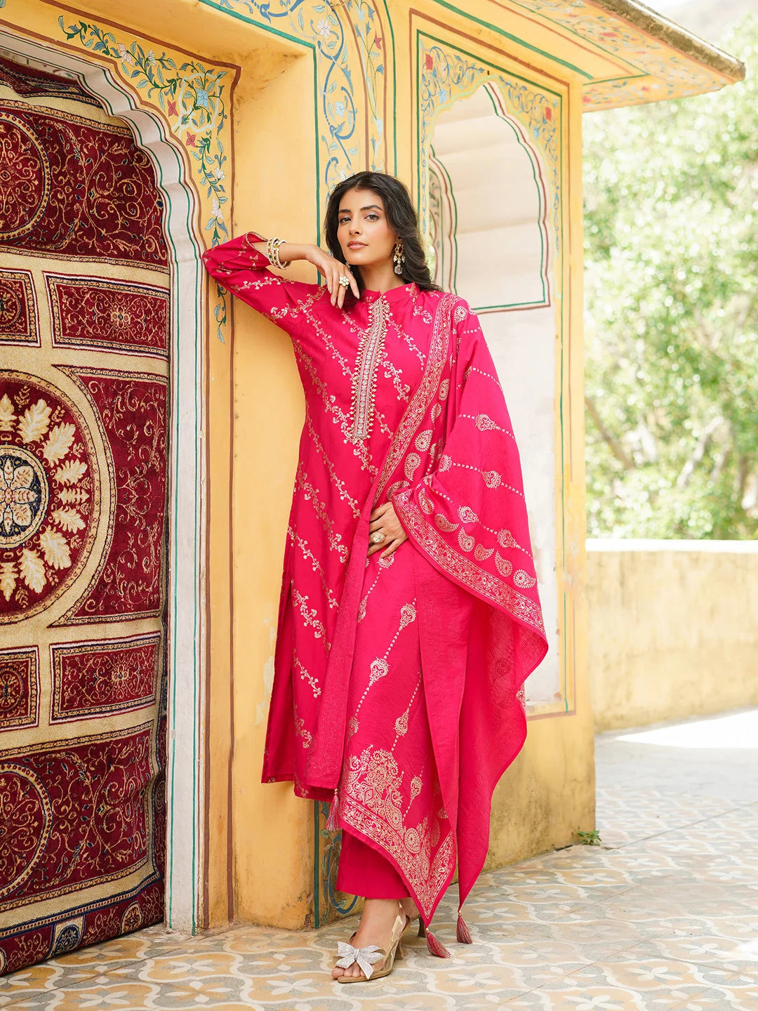 Women Pink Silk Blend Floral Printed Straight Kurta Trousers With Dupatta