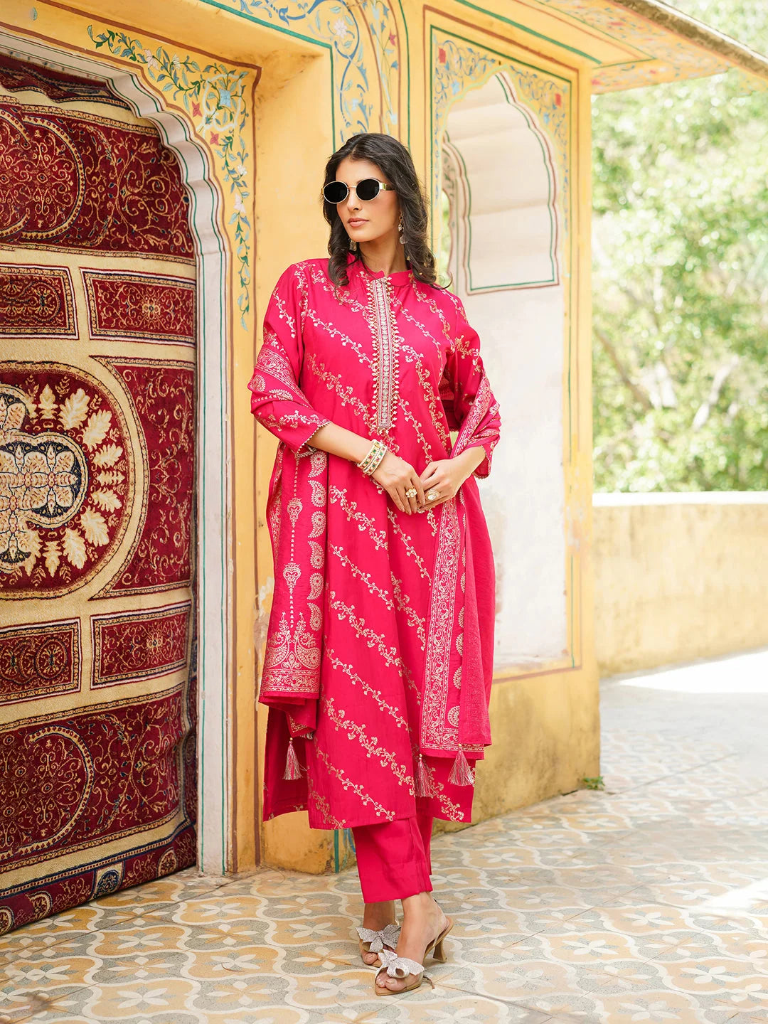 Women Pink Silk Blend Floral Printed Straight Kurta Trousers With Dupatta