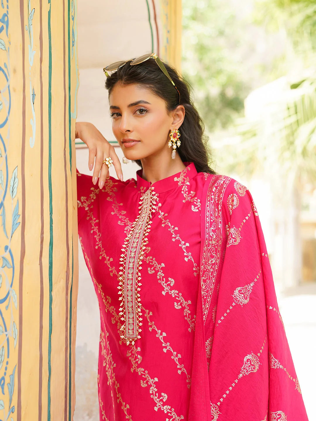 Women Pink Silk Blend Floral Printed Straight Kurta Trousers With Dupatta