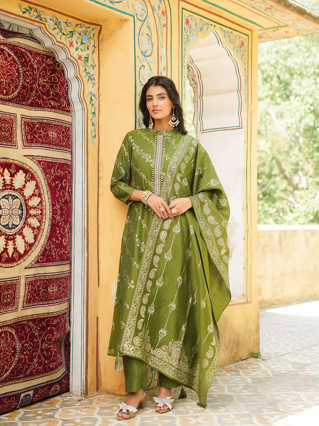 Women Olive Silk Blend Floral Printed Straight Kurta Trousers With Dupatta