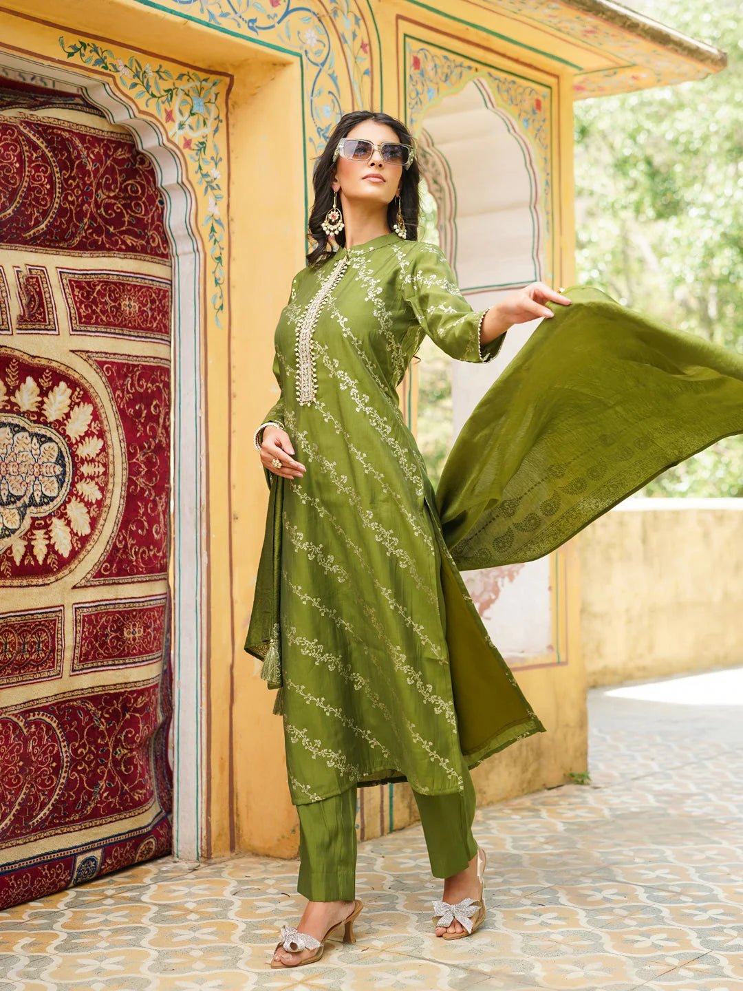 Women Olive Silk Blend Floral Printed Straight Kurta Trousers With Dupatta