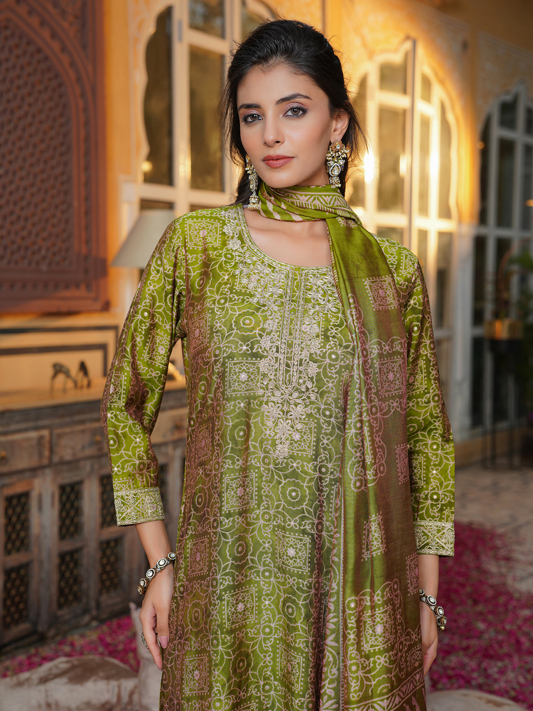Women Green Silk Blend Floral Embroidered Straight Kurta Trousers With Dupatta-SKSKD3120
