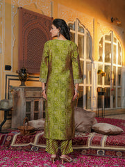 Women Green Silk Blend Floral Embroidered Straight Kurta Trousers With Dupatta-SKSKD3120