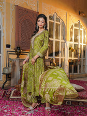 Women Green Silk Blend Floral Embroidered Straight Kurta Trousers With Dupatta-SKSKD3120