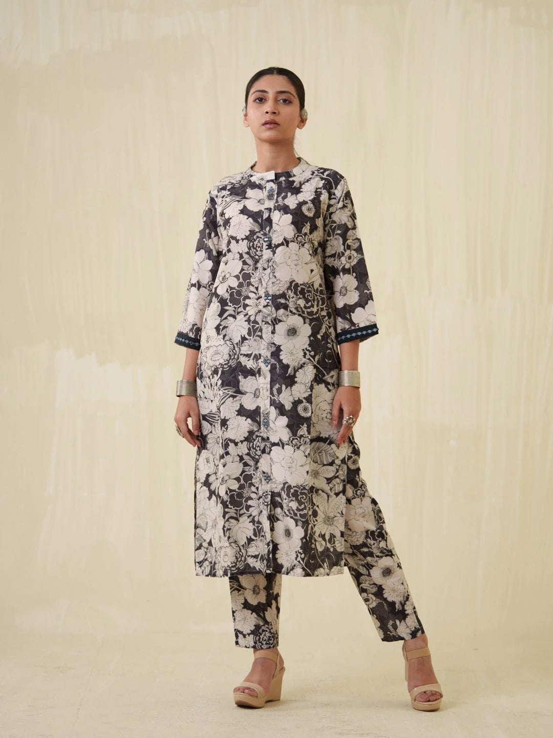 Black Colour Floral Printed Muslin Fabric Top Bottom Set-MLWSHCS4328BLK