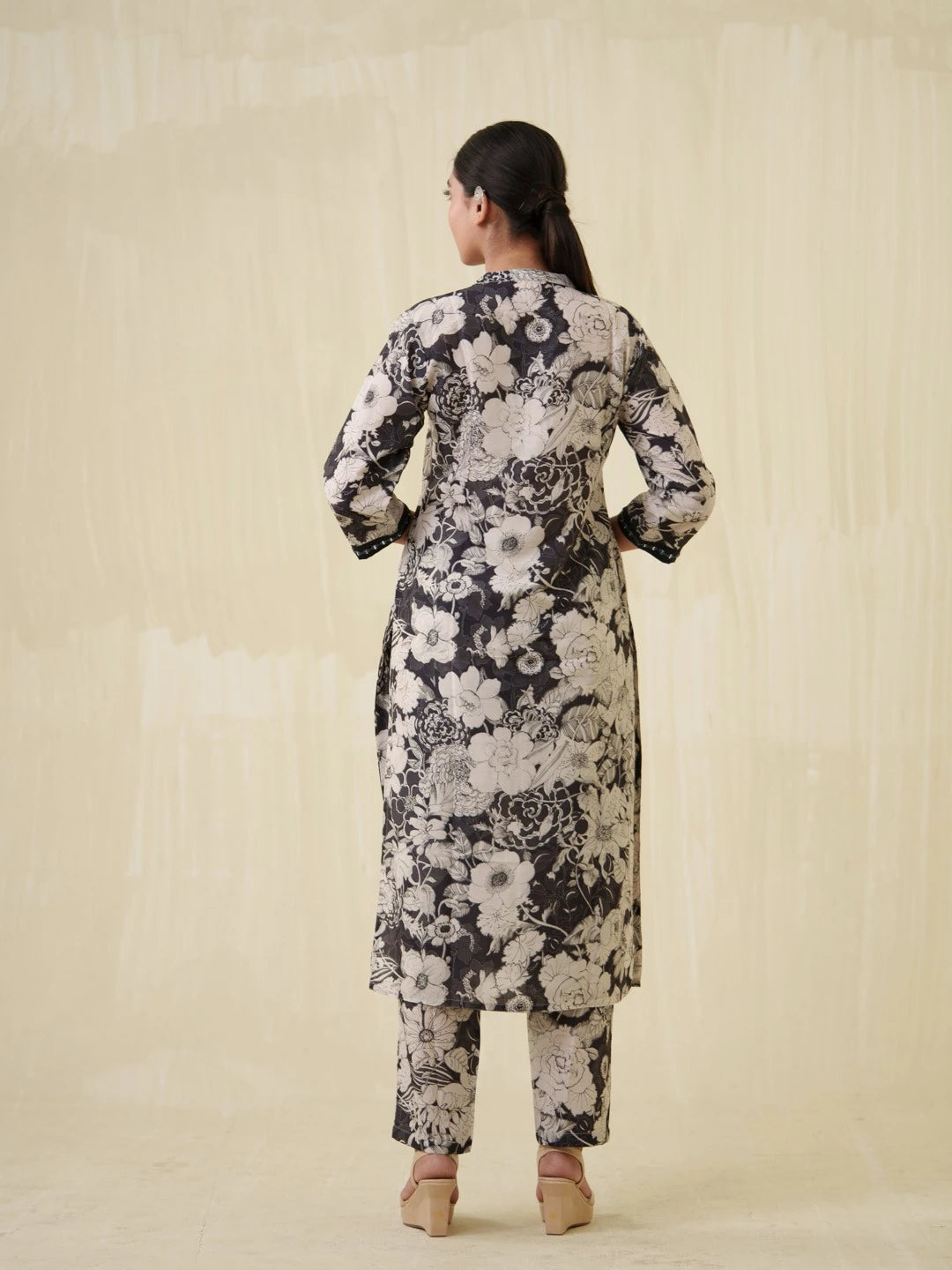 Black Colour Floral Printed Muslin Fabric Top Bottom Set