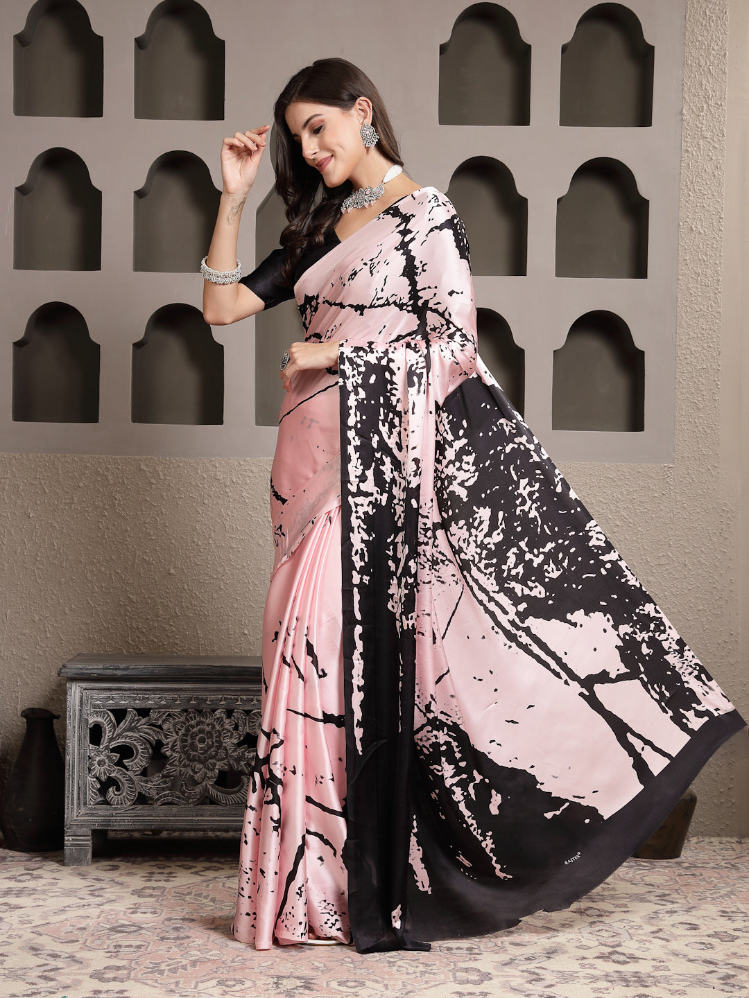 Women's Tie & Dye Print Satin Saree (SRPINKCOZY) | DesiQlo