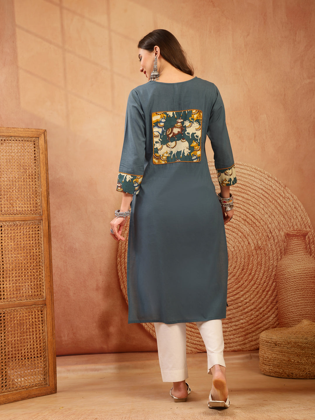 Women's Teal Solid Rayon Straight Kurta (TEALDHARA) | DesiQlo