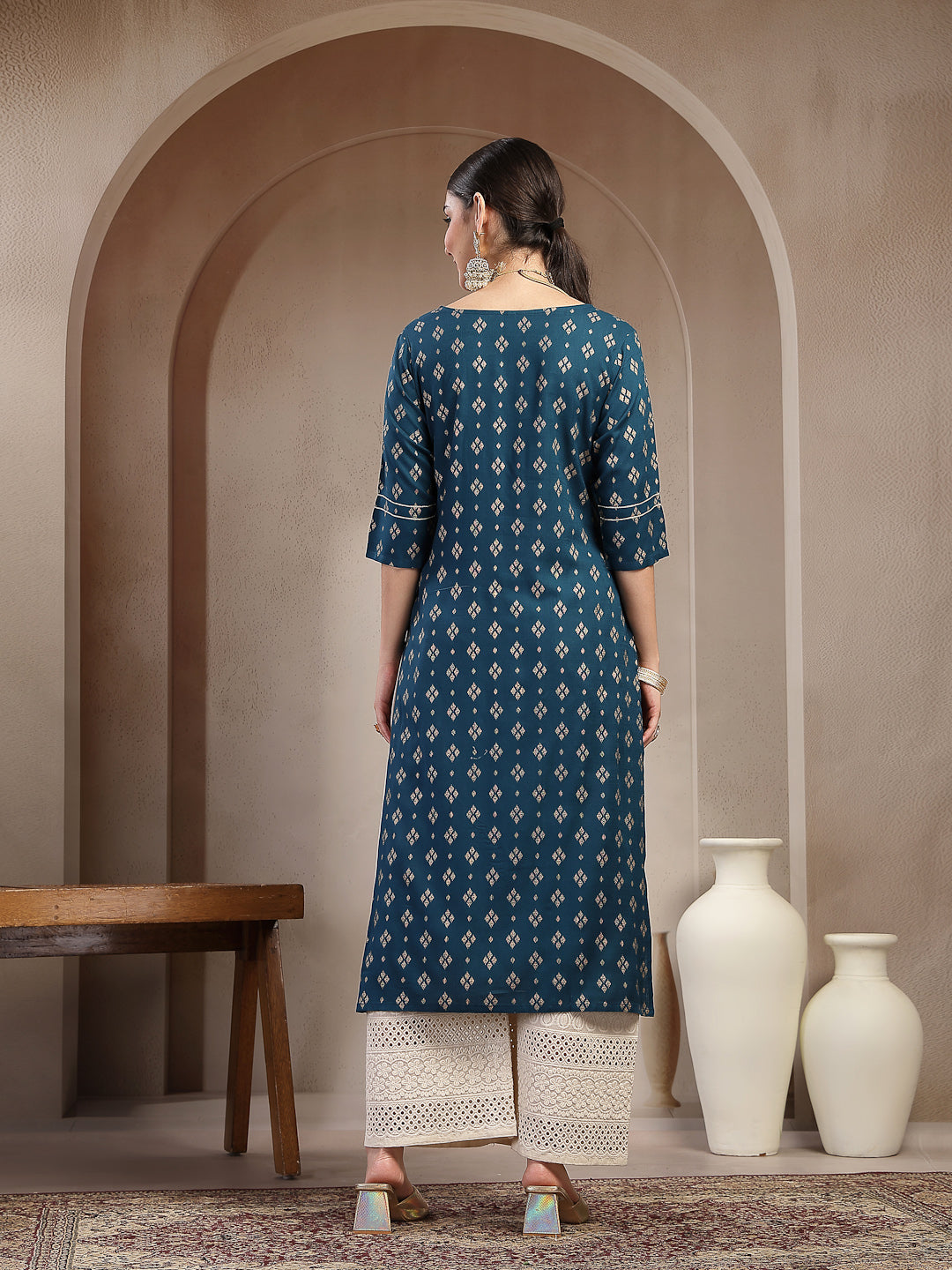 Women's Teal Solid Embroidered Rayon Straight Kurta (TEALKIMCHI) | Des