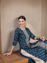 Stylum Women's Teal Solid Embroidered Rayon Straight Kurta (TEALKIMCHI)