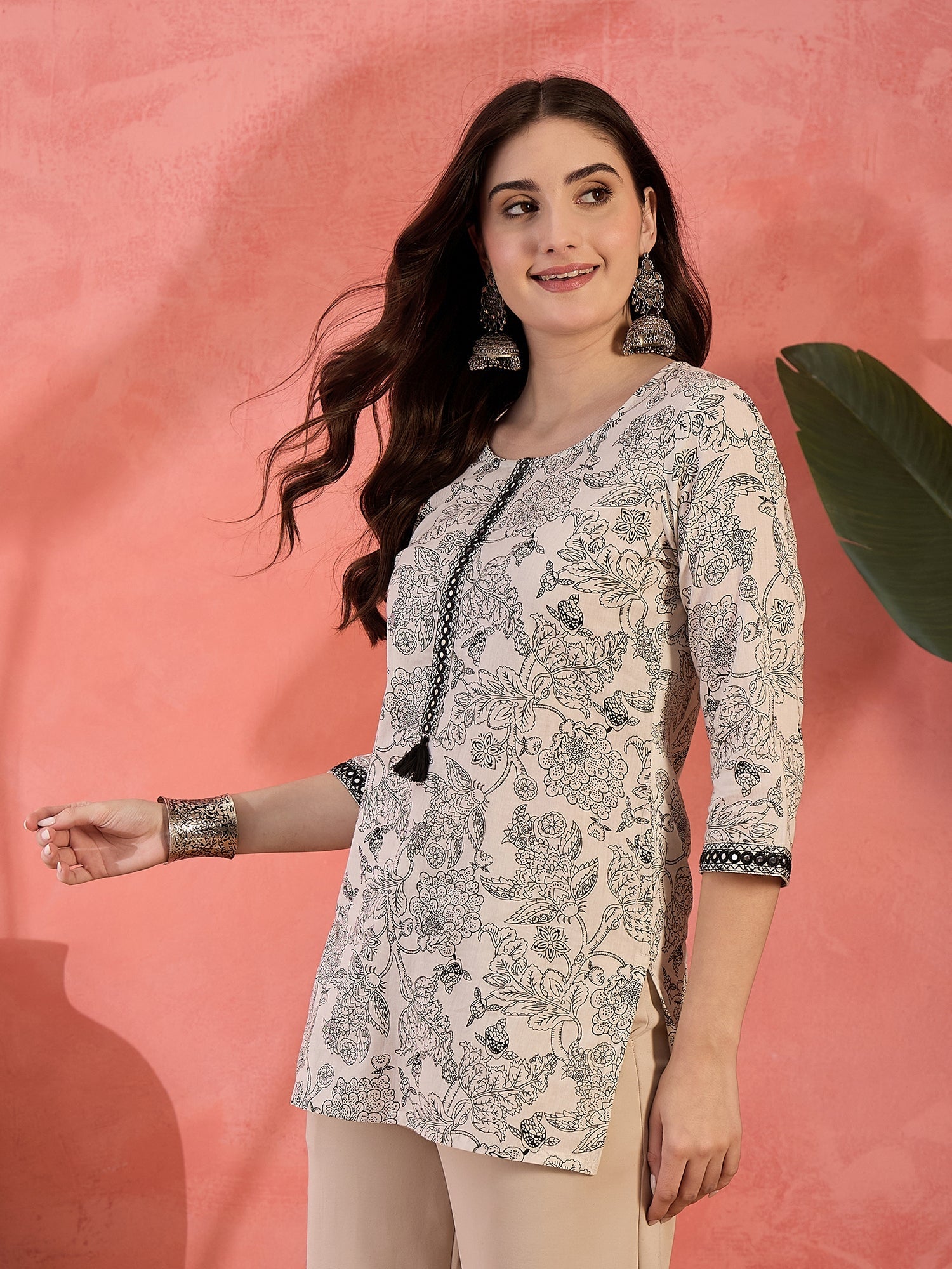 Women's Black Floral Printed Cotton Straight Top (TOPBLACKRUFIL) | Des