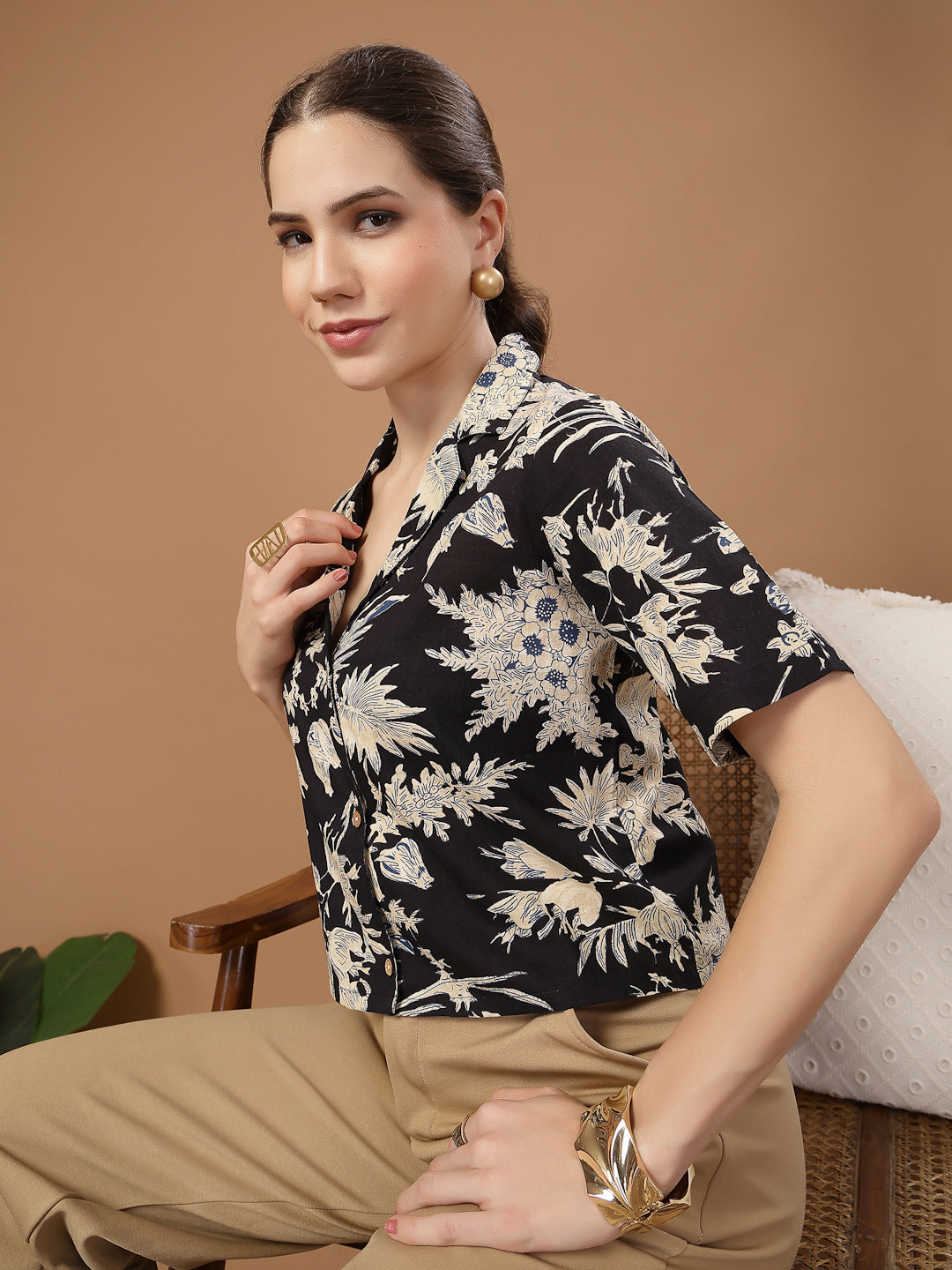 Women's Black Floral Printed Cotton Crop Top (TOPBLACKZEMINI) | DesiQl