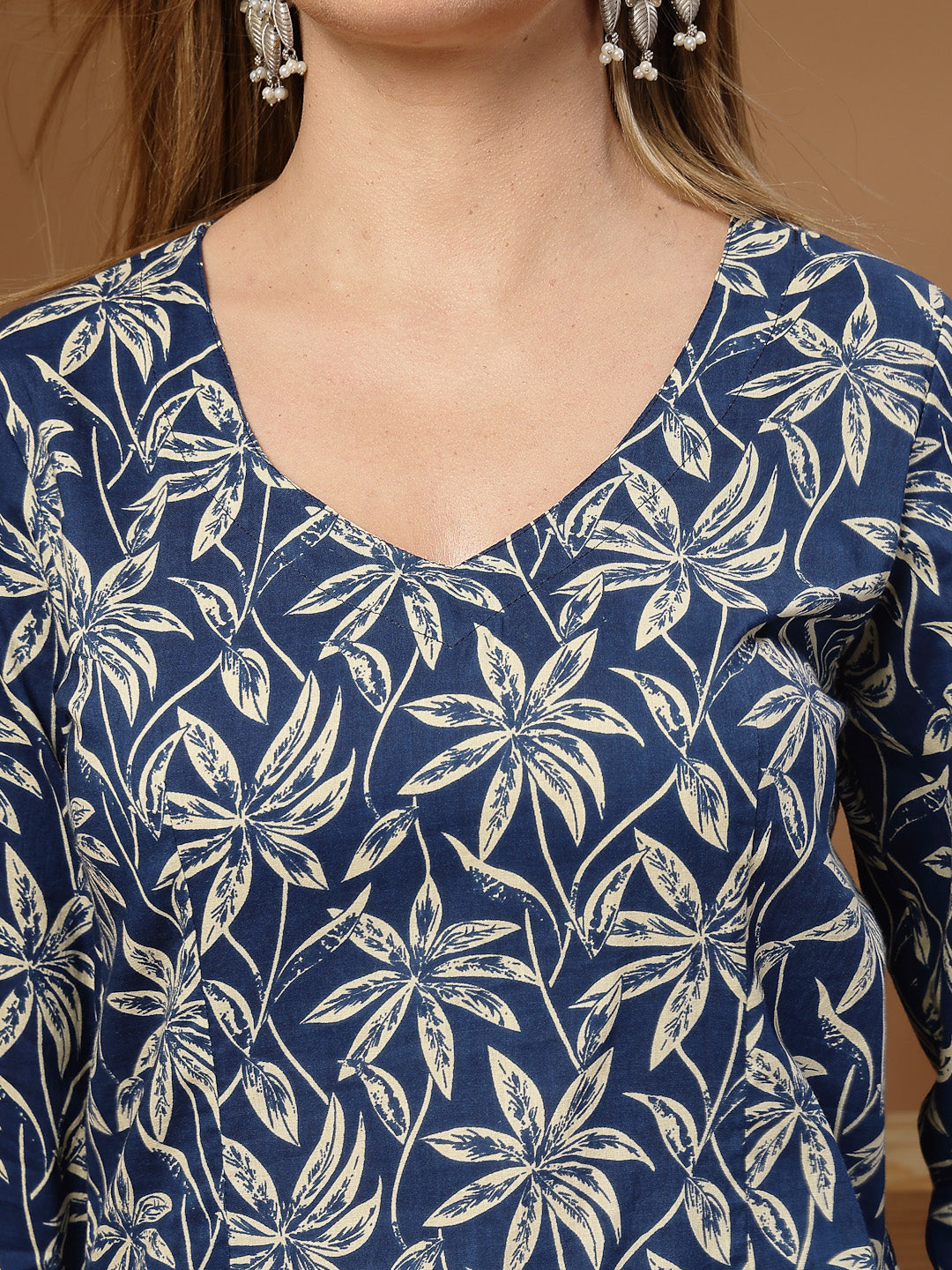 Women's Blue Floral Printed Cotton Straight Top (TOPBLUESCAR) | DesiQl