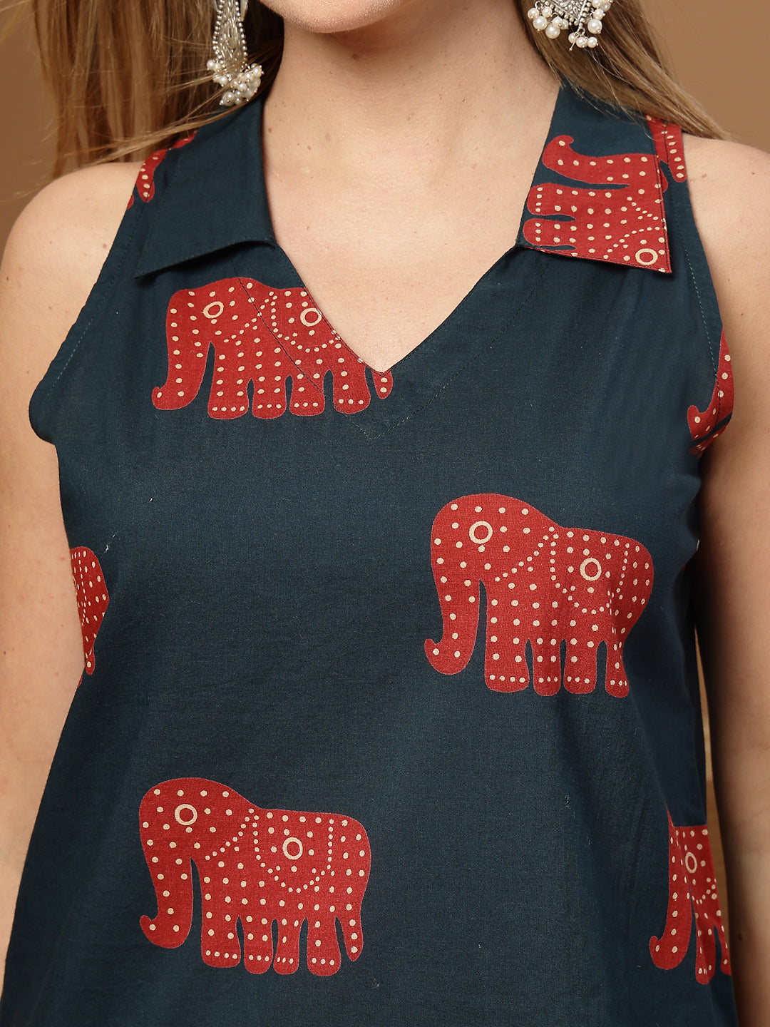 Women's Green Animal Printed Cotton Straight Top (TOPGREENHATHI) | Des