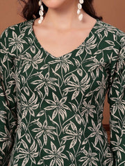 Stylum Women's Green Floral Printed Cotton Straight Top (TOPGREENSCAR)