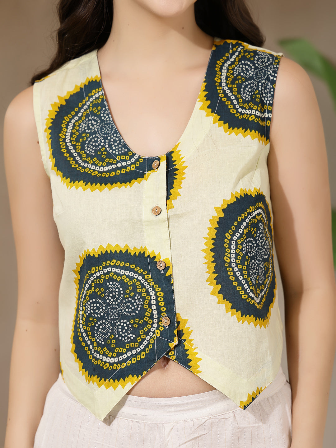 Women's Cream Bandhani Printed Cotton Vest Top (TOPTEALBUTTER) | DesiQ