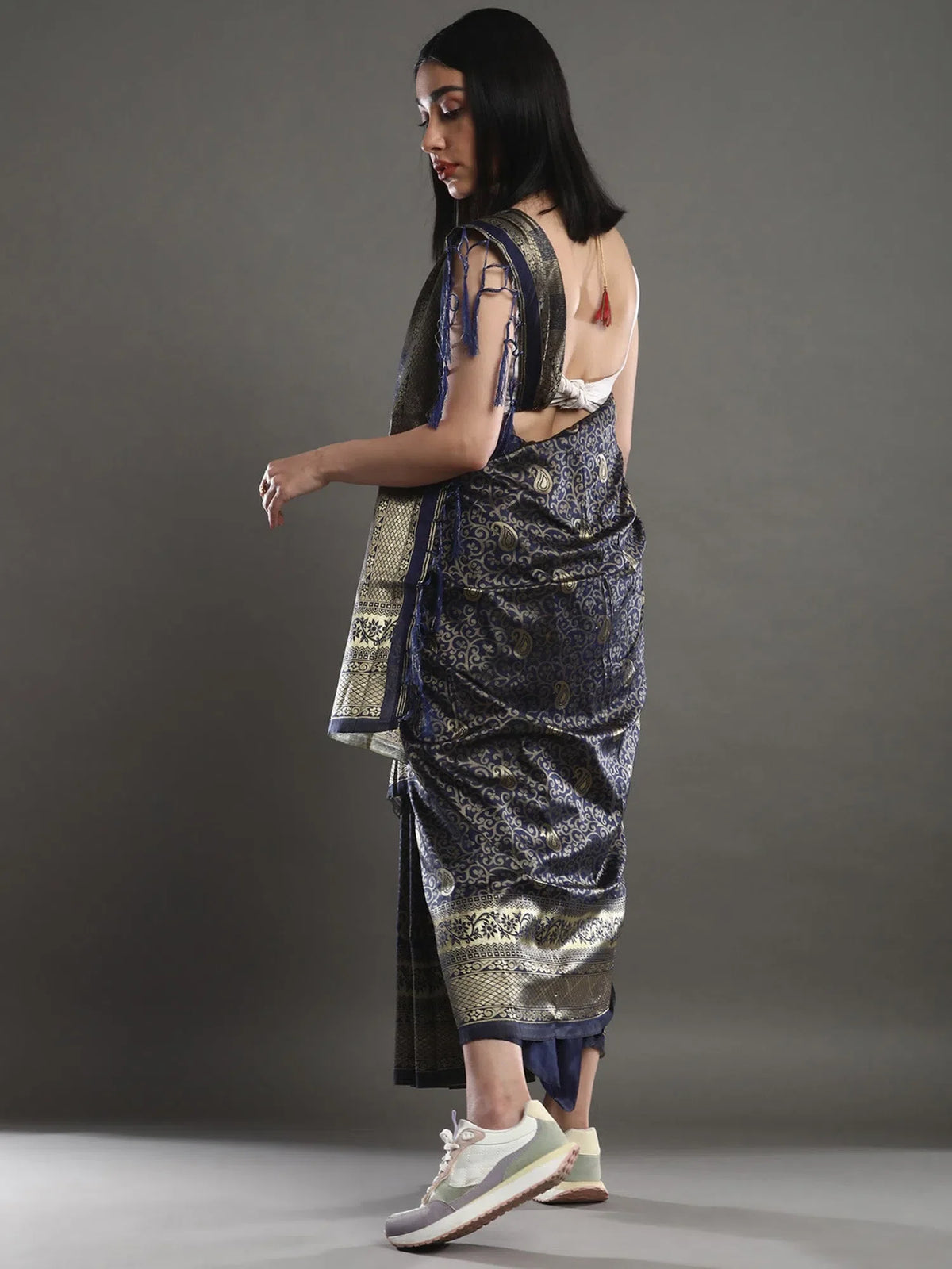 Women's  Blend Navy Blue Woven Design Celebrity Saree With Blouse Piece-TOSH9103